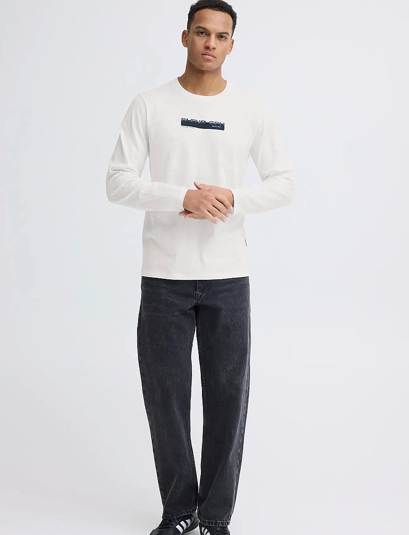 Blend - BHKEMUEL GRAPHIC L/S TEE - long-sleeved t-shirts - snow white - 0