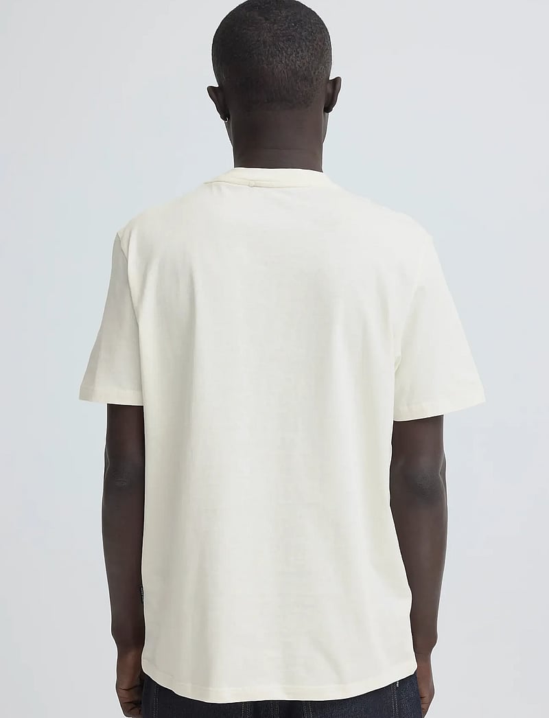 Blend - BHKAMIL EMB S/S TEE - kurzärmelig - vanilla ice - 3