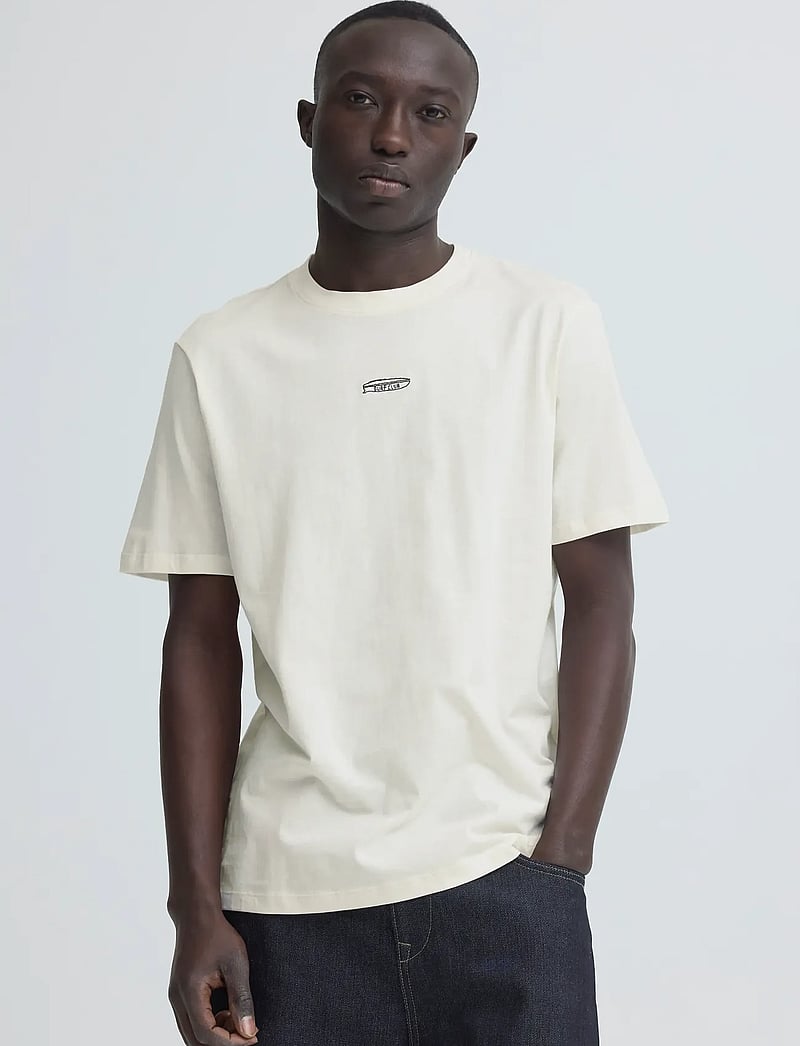 Blend - BHKAMIL EMB S/S TEE - kurzärmelig - vanilla ice - 5