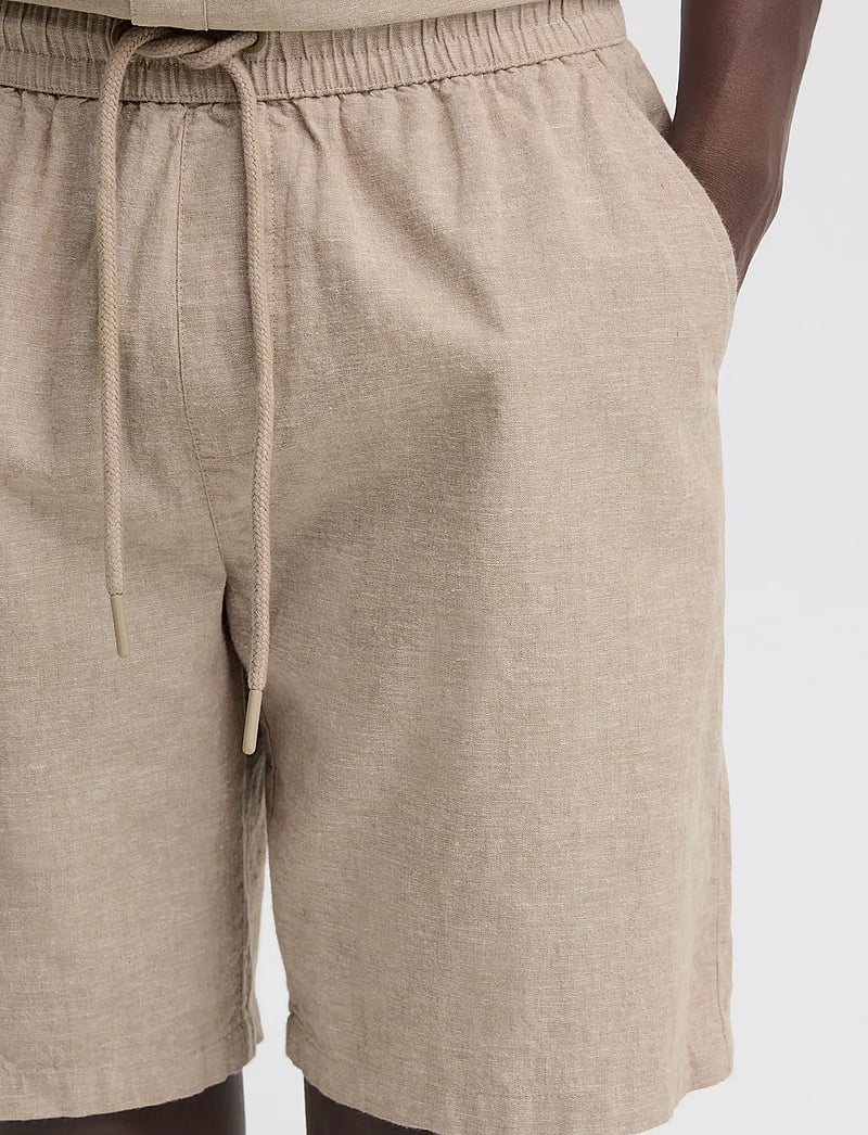 Blend - BHABAN LIN SHORTS PP NOOS - leinen-shorts - crockery - 4