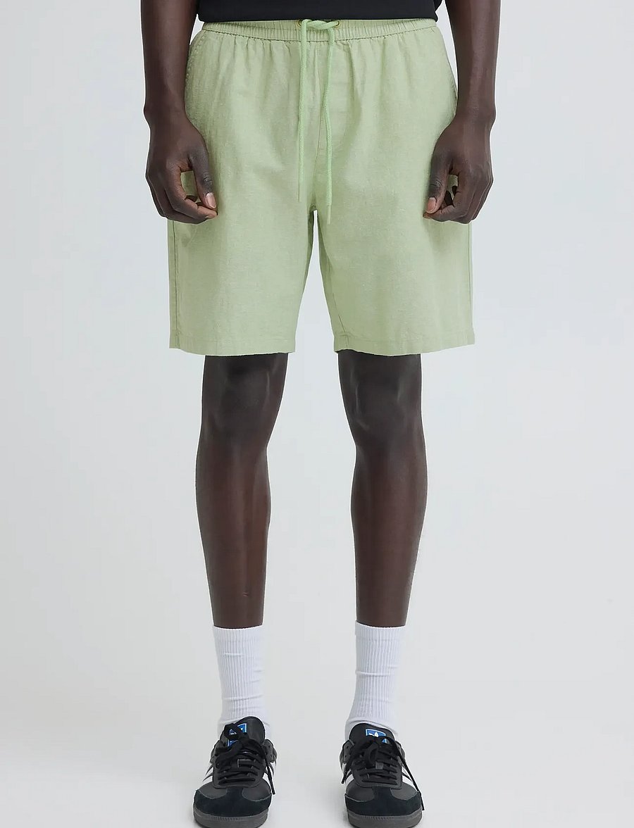 Blend - BHABAN LIN SHORTS PP NOOS - leinen-shorts - fair green - 5