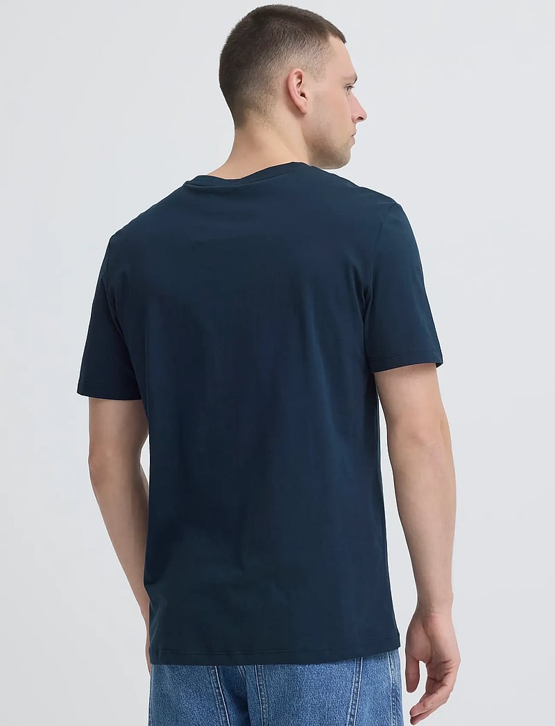 Blend - BHKALEB PRINTED POCKET S/S TEE - kurzärmelig - salute - 3