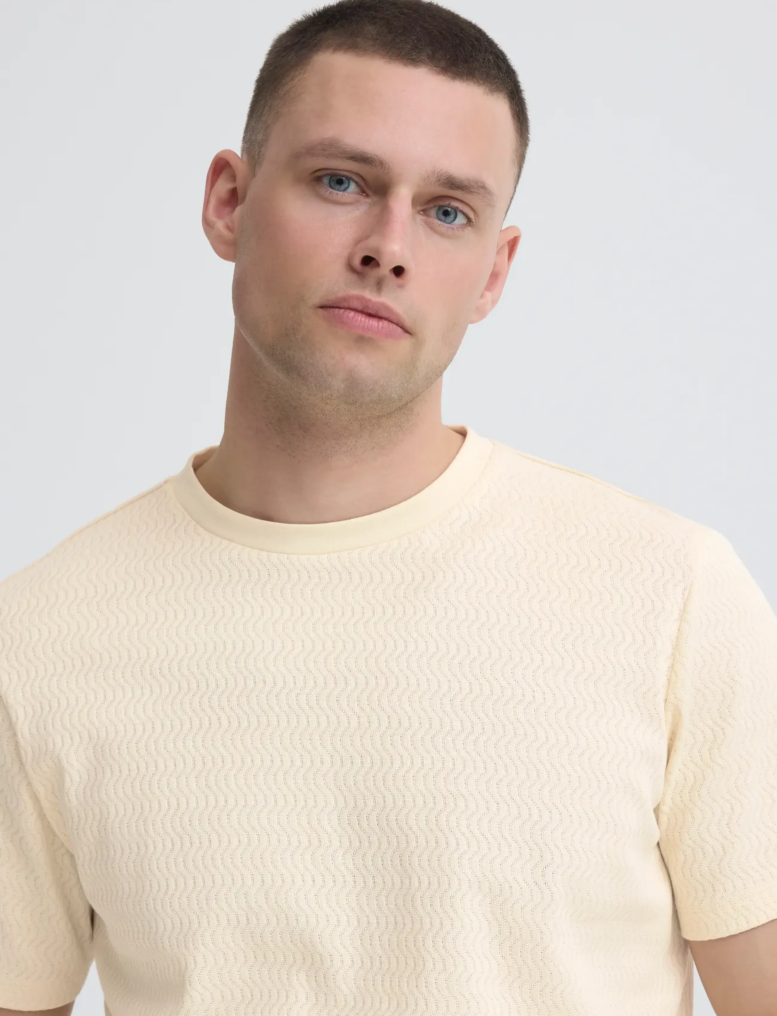 Blend - BHESWIN TEE S/S - lühikeste varrukatega t-särgid - bleached sand - 4