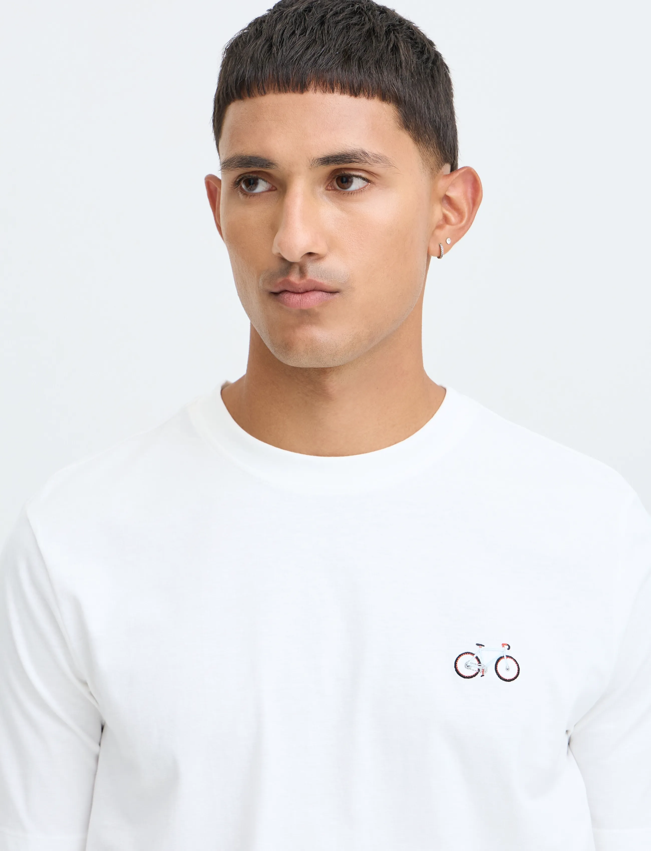 Blend - BHKENNARD S/S EMB TEE - short-sleeved t-shirts - snow white bike - 4