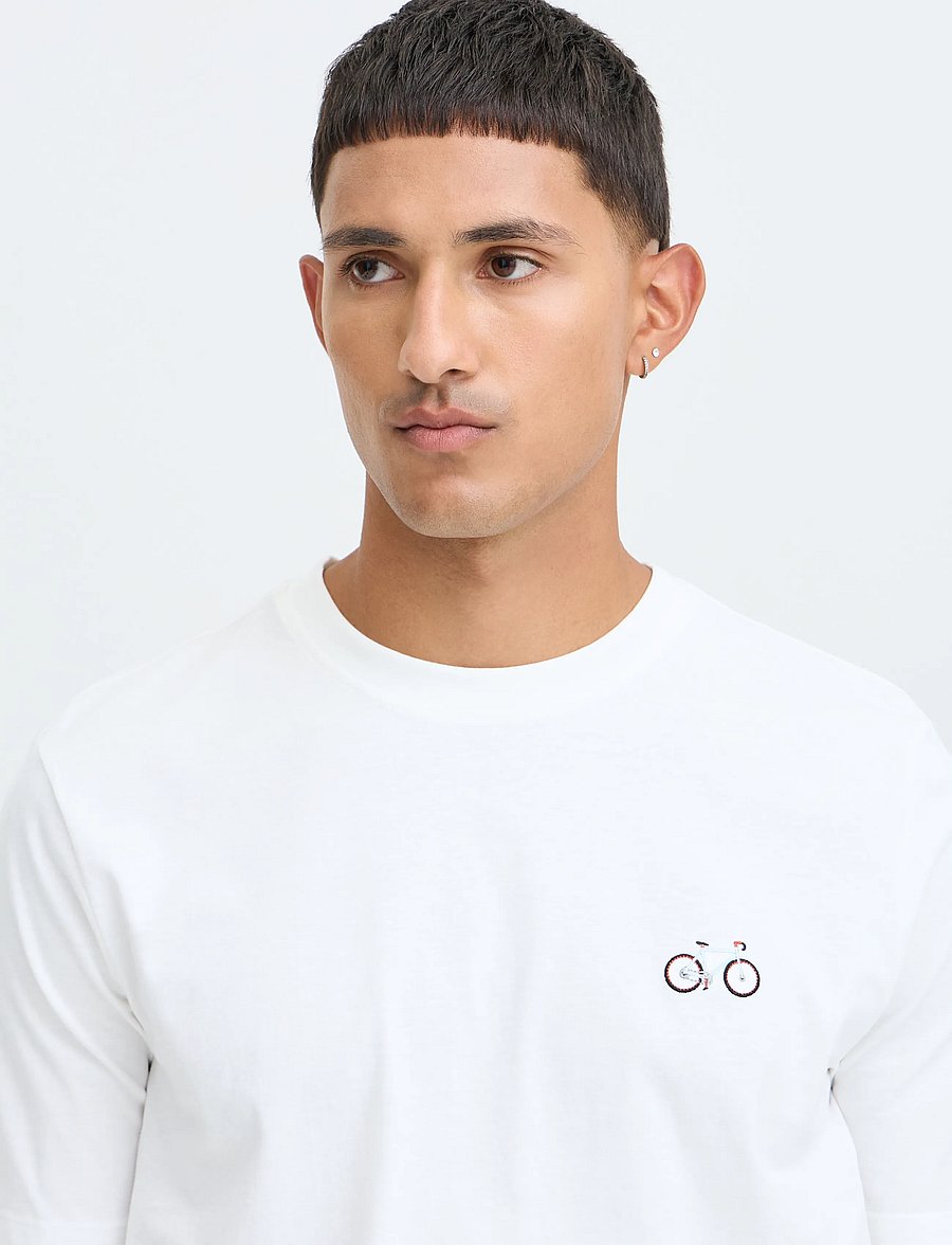 Blend - BHKENNARD S/S EMB TEE - kurzärmelige t-shirts - snow white bike - 4