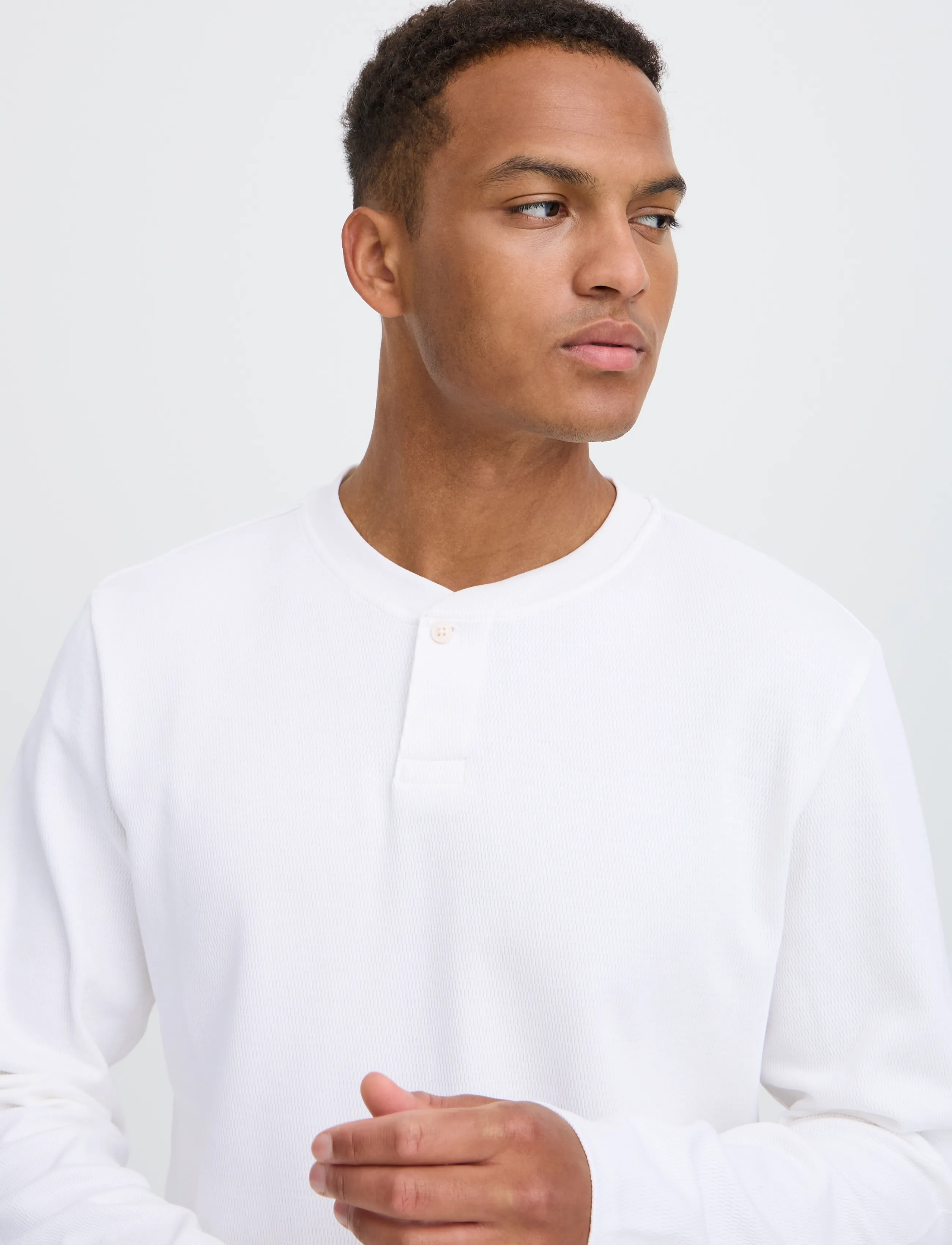 Blend - BHLEWIS L/S STRUCTURE GD TEE - langærmede t-shirts - snow white - 4