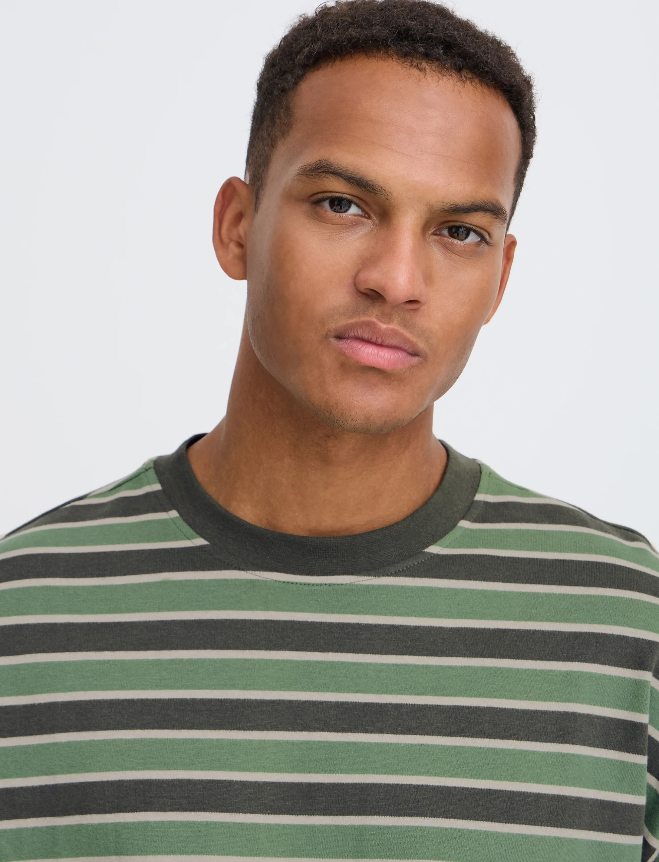 Blend - BHKHALID L/S STRIPE TEE - langærmede t-shirts - elm green - 4