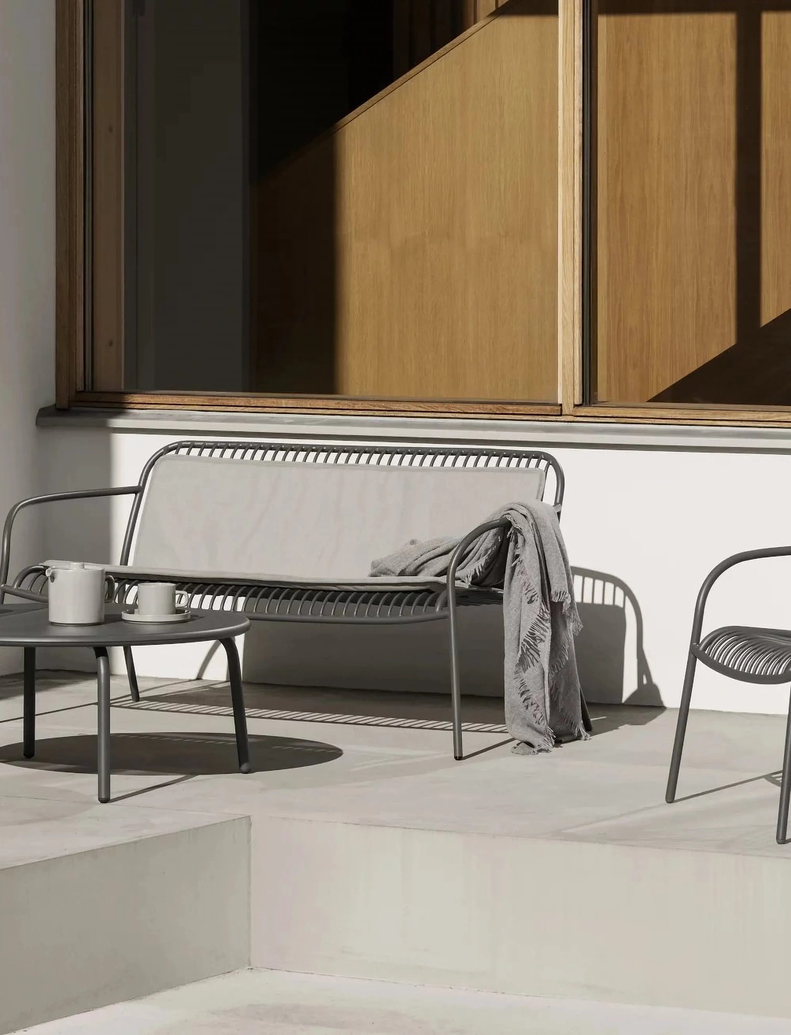 Blomus Lounge Sofa - 66 X 134 X 72 cm - Yua Wire - Granite Grey, L 134.1 cm, Grey, Outdoor Environment > Outdoor Seating, Unisex