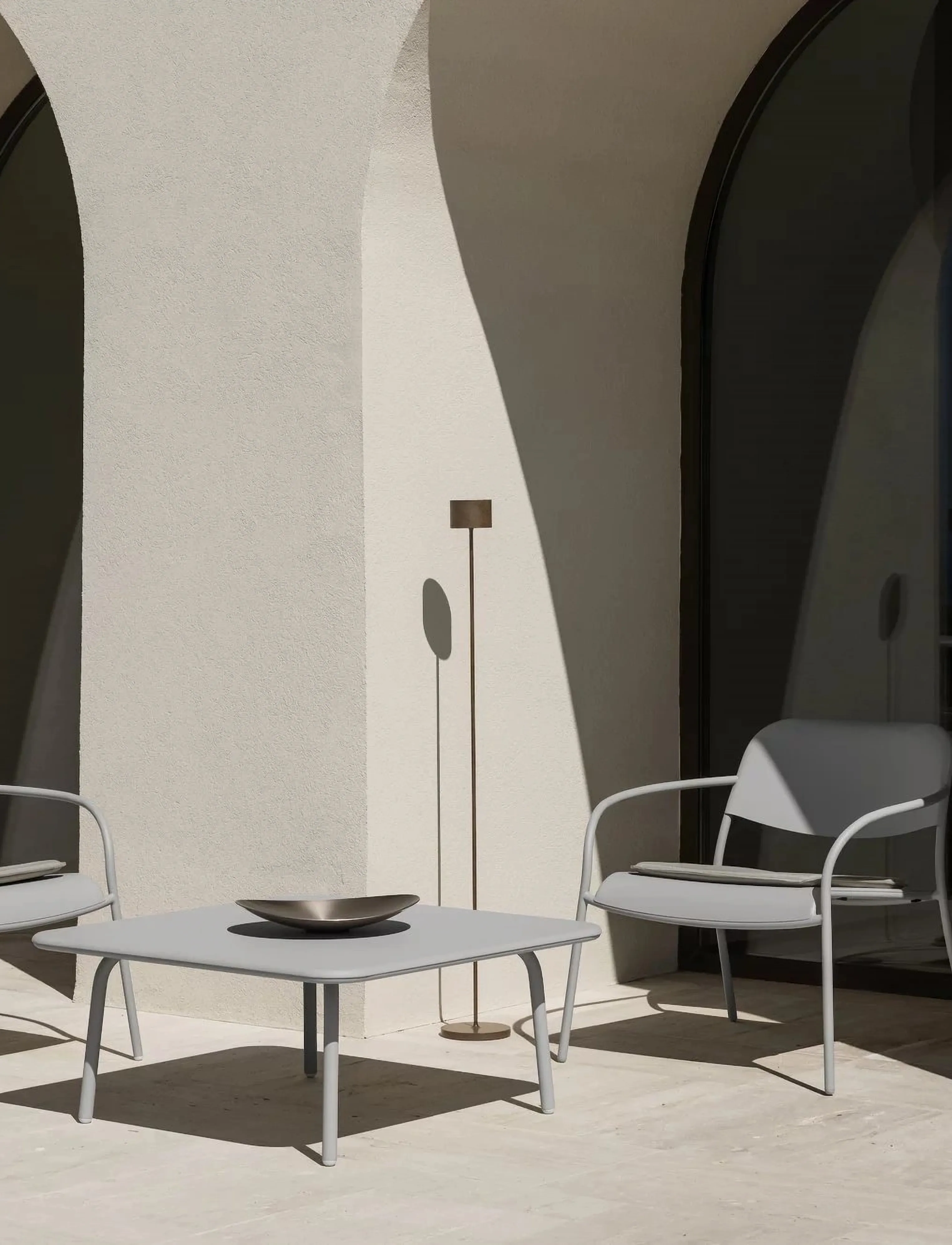 Blomus Lounge Table - 80 X 80 cm - Yua - Silk Grey, L 80 cm, Grey, Udendørs Miljø > Udendørs Borde, Unisex