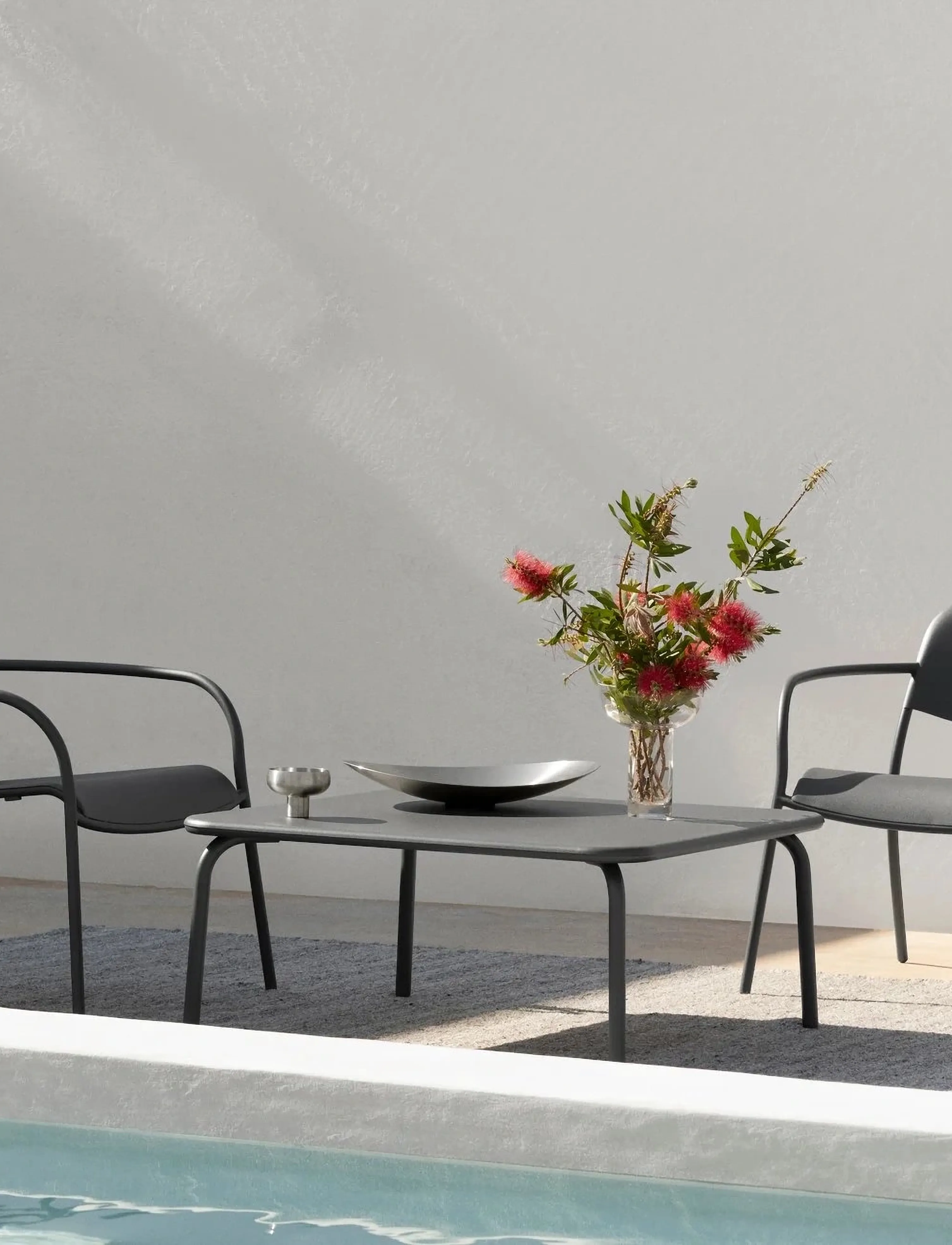 Blomus - Lounge Table - 80 x 80 cm - YUA - Granite Grey - møbler - granite grey - 3