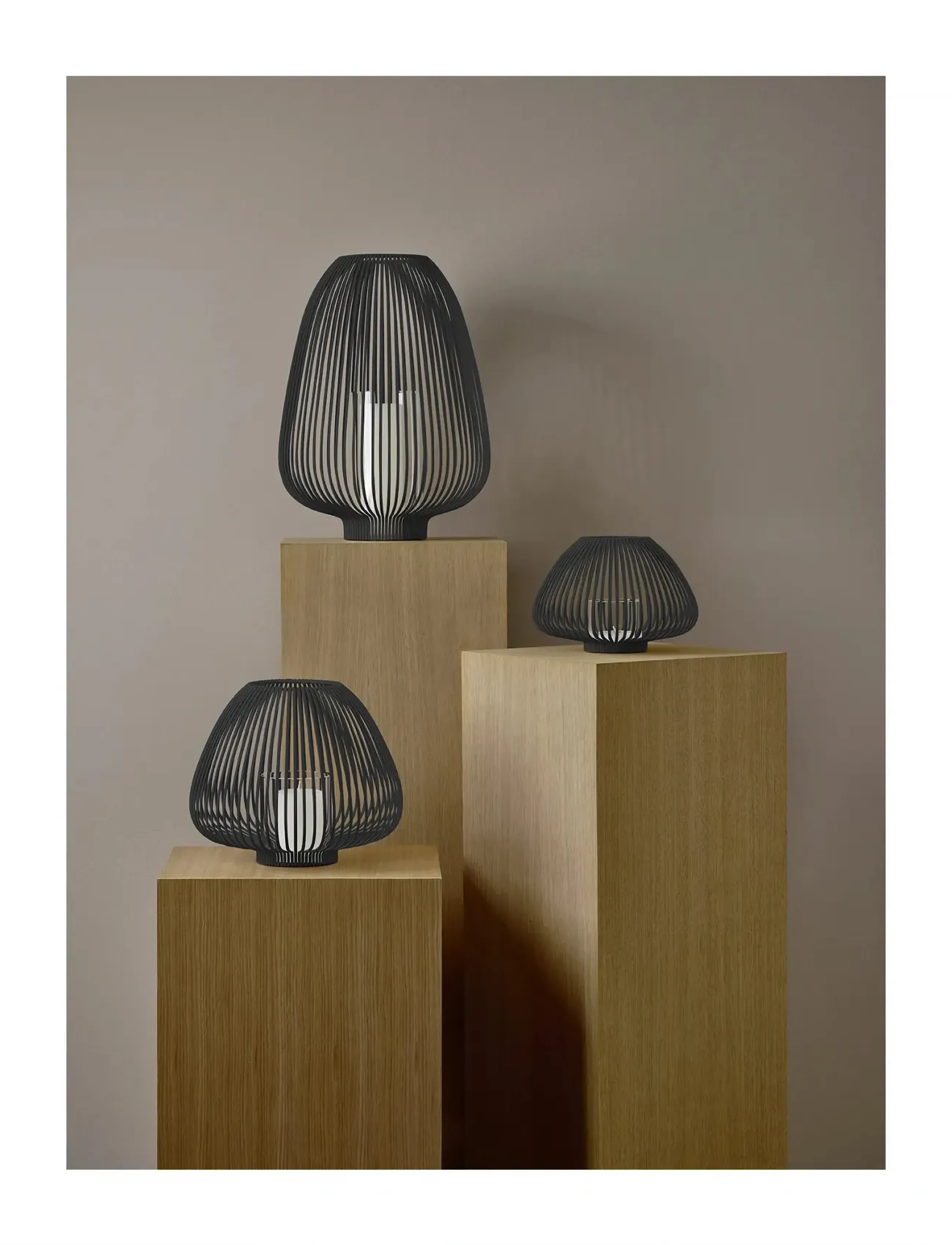 Blomus Lantern M Ø 31,5 X 30 Cm Lyva Black, 31 cm, Candlesticks & Tealight Holders, Schwarz - Indoor Lanterns, Homeware