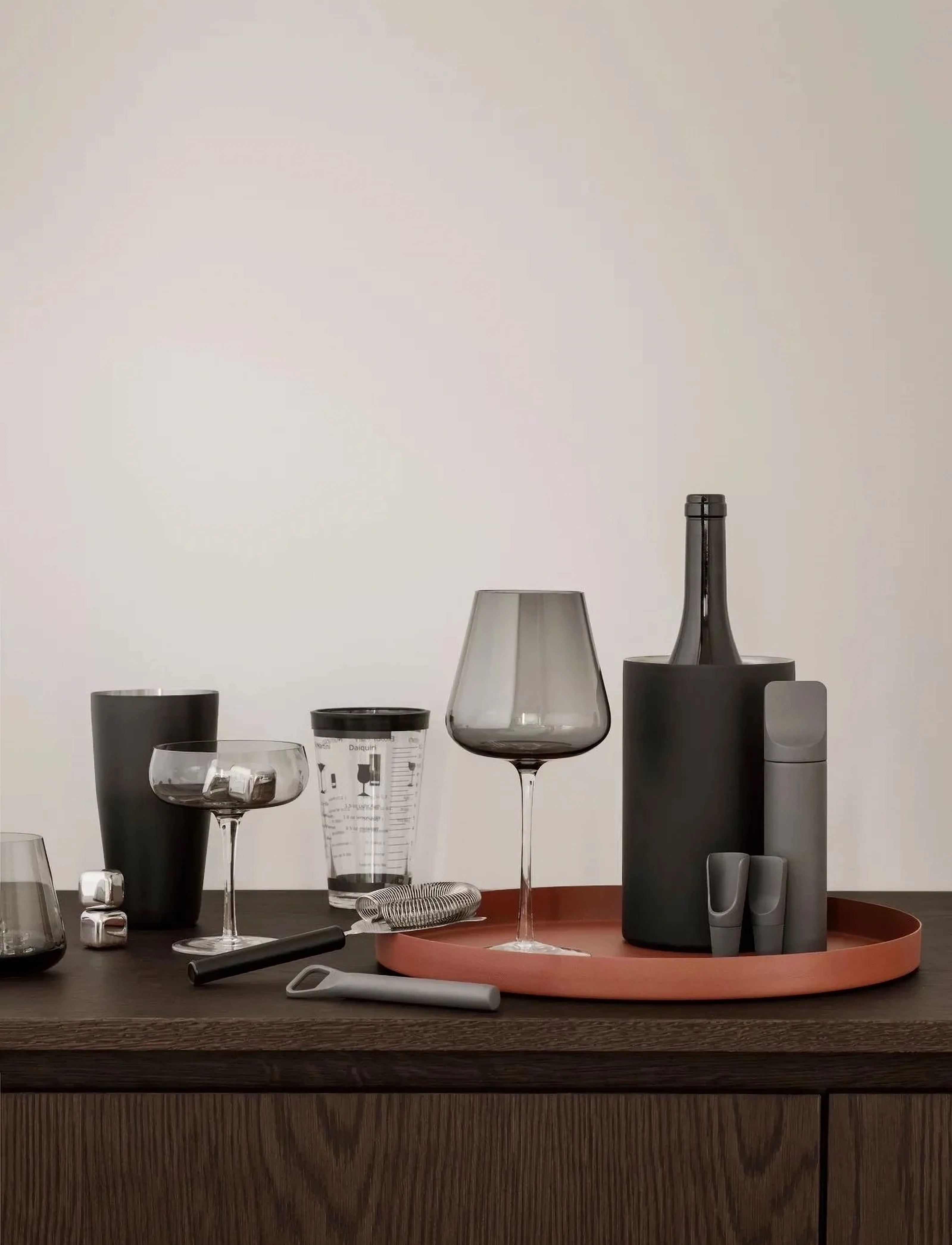 Blomus Set Of 4 Wine Accessories - 2,5 X 15 X 20 cm - Ilo - Magnet, L 20 cm, Black, Tilbehør Til Drinks Og Barer > Flaskeåbnere Og Vinpropper, Unisex