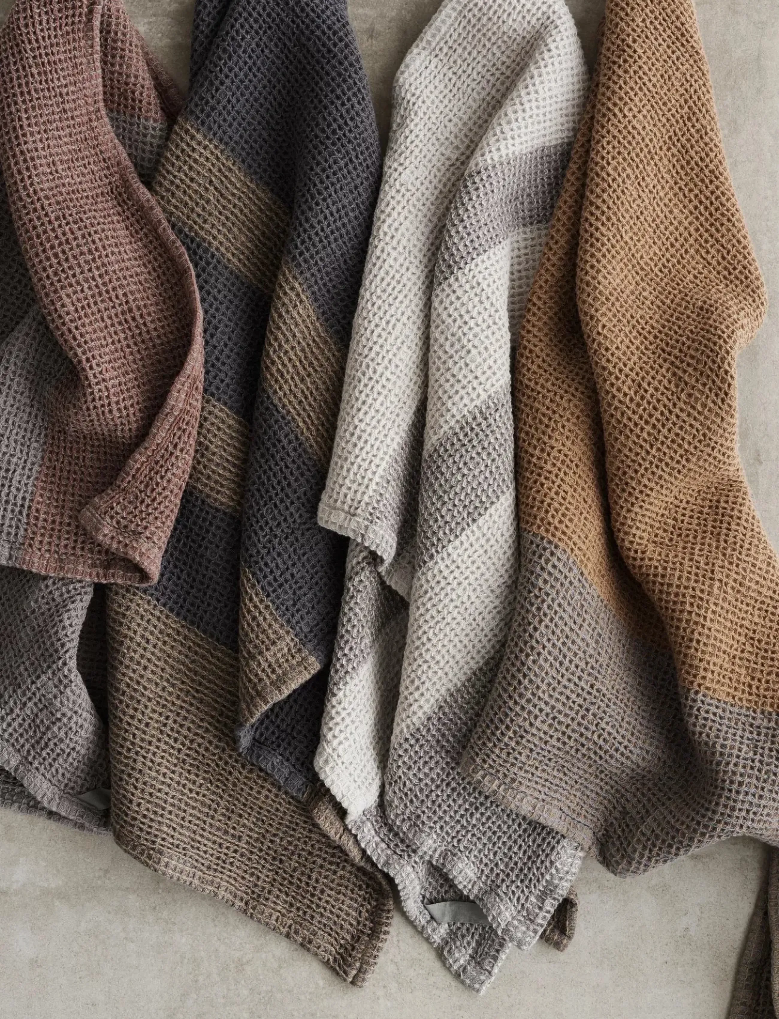 Blomus - Set of 2 Tea Towels - 70 x 50 cm - GANO - Steel Gray/ Tan - viskestykker - steel gray/ tan - 3