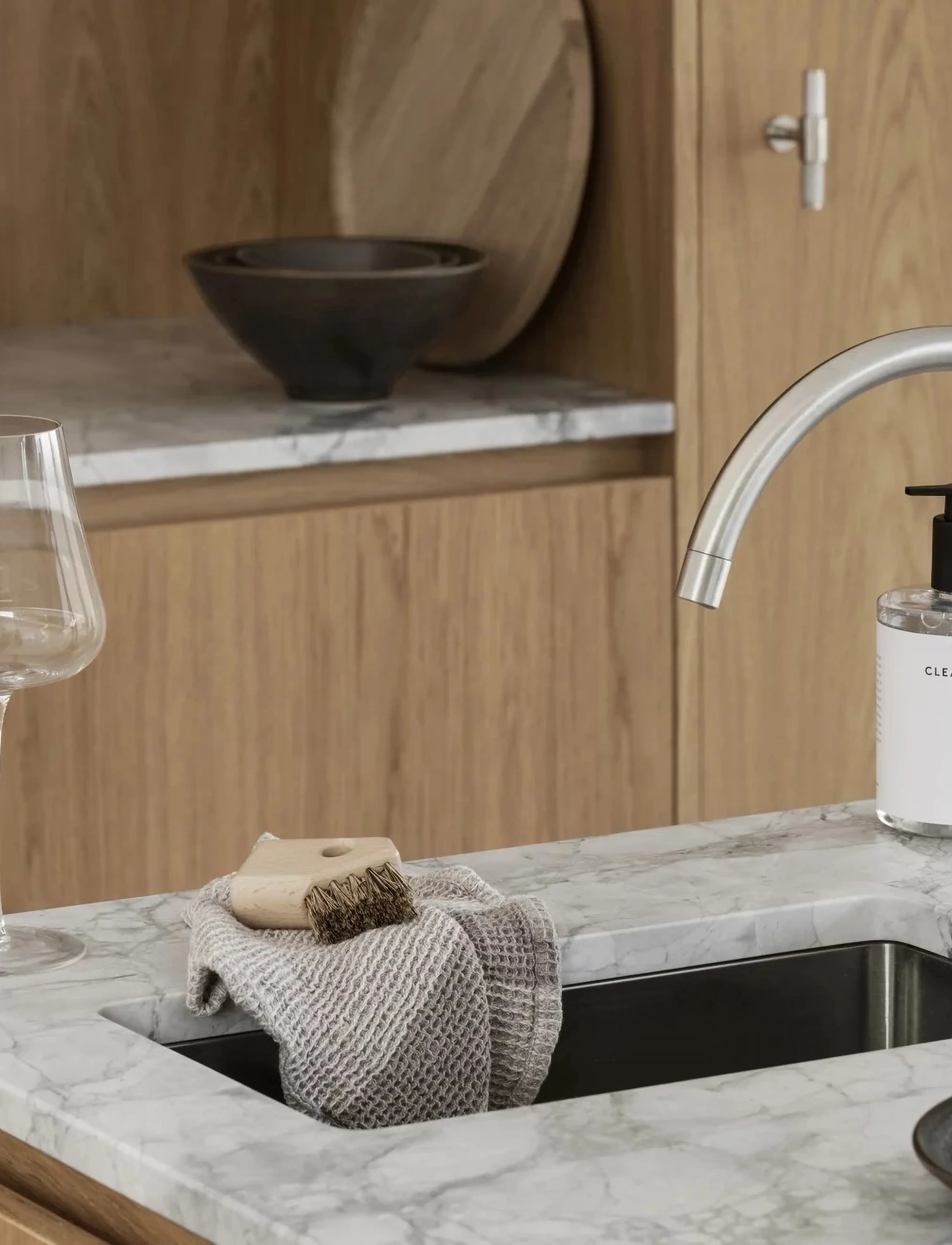 Blomus - Dishwashing Soap, Scent: Clean Cucumber - 500 ml - SATOMI - White - white - 2