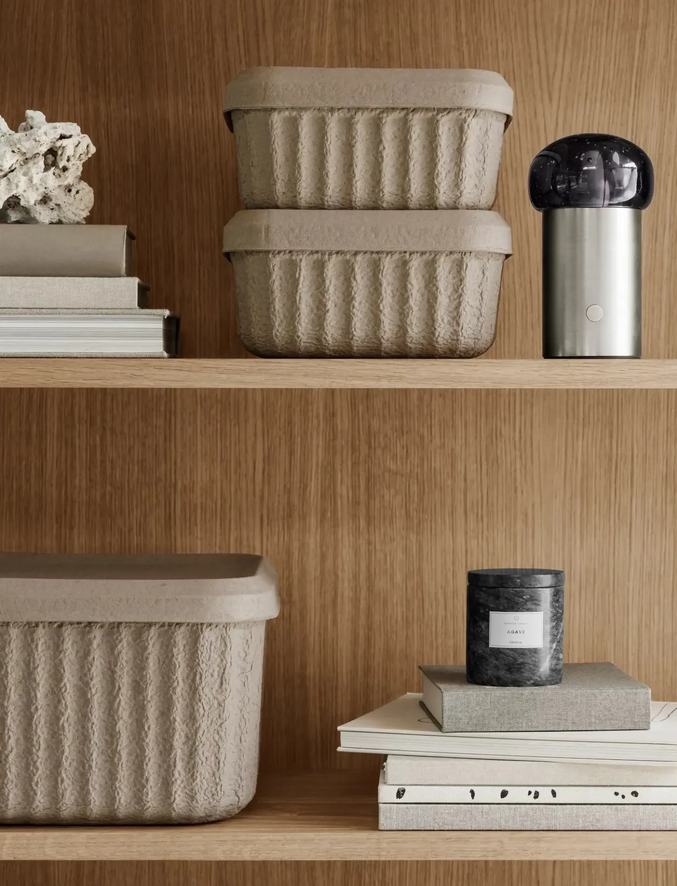 Blomus Scented Travertine Candle - 9 cm, Ø 8 cm - Frabli - Magnet, L 80 cm, Grey, Hjem > Duftlys, Dame