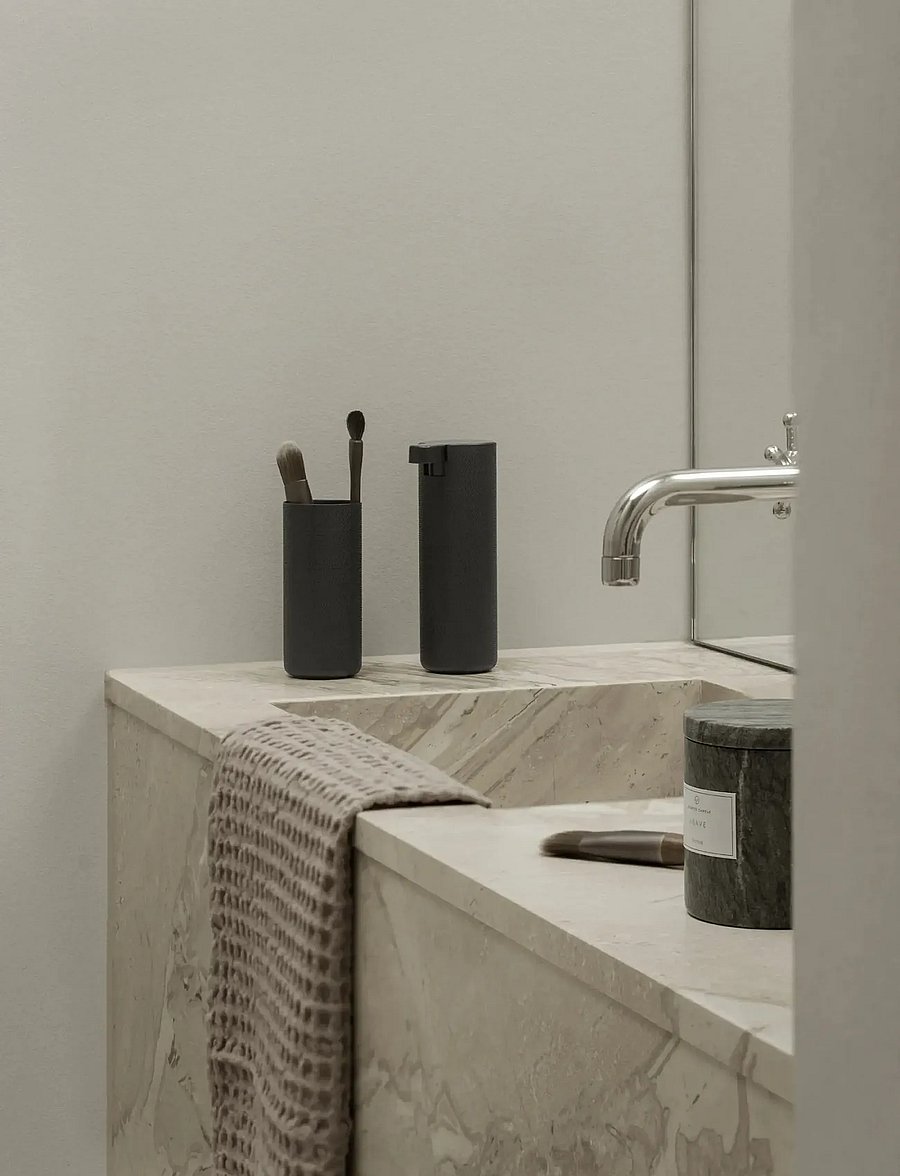 Blomus - Scented Travertine Candle - 11 cm, Ø 10 cm - FRABLI - Magnet - above 500kr - magnet - 3