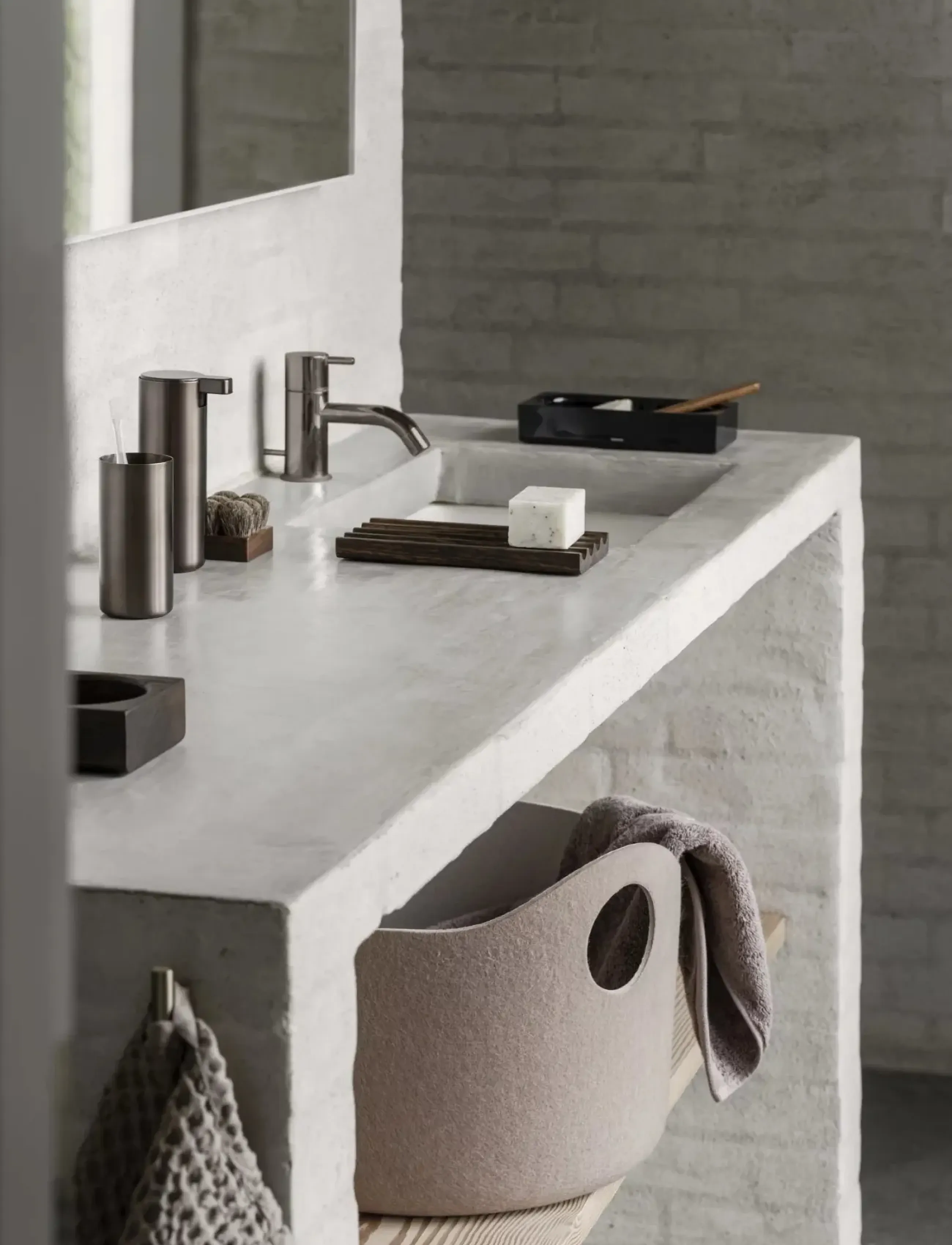 Blomus Tumbler 12 Cm, Ø 5,5 Cm Modo Burned Metal, L 5.5 cm, Bathroom Interior, Braun - Toothbrush Holder, Homeware