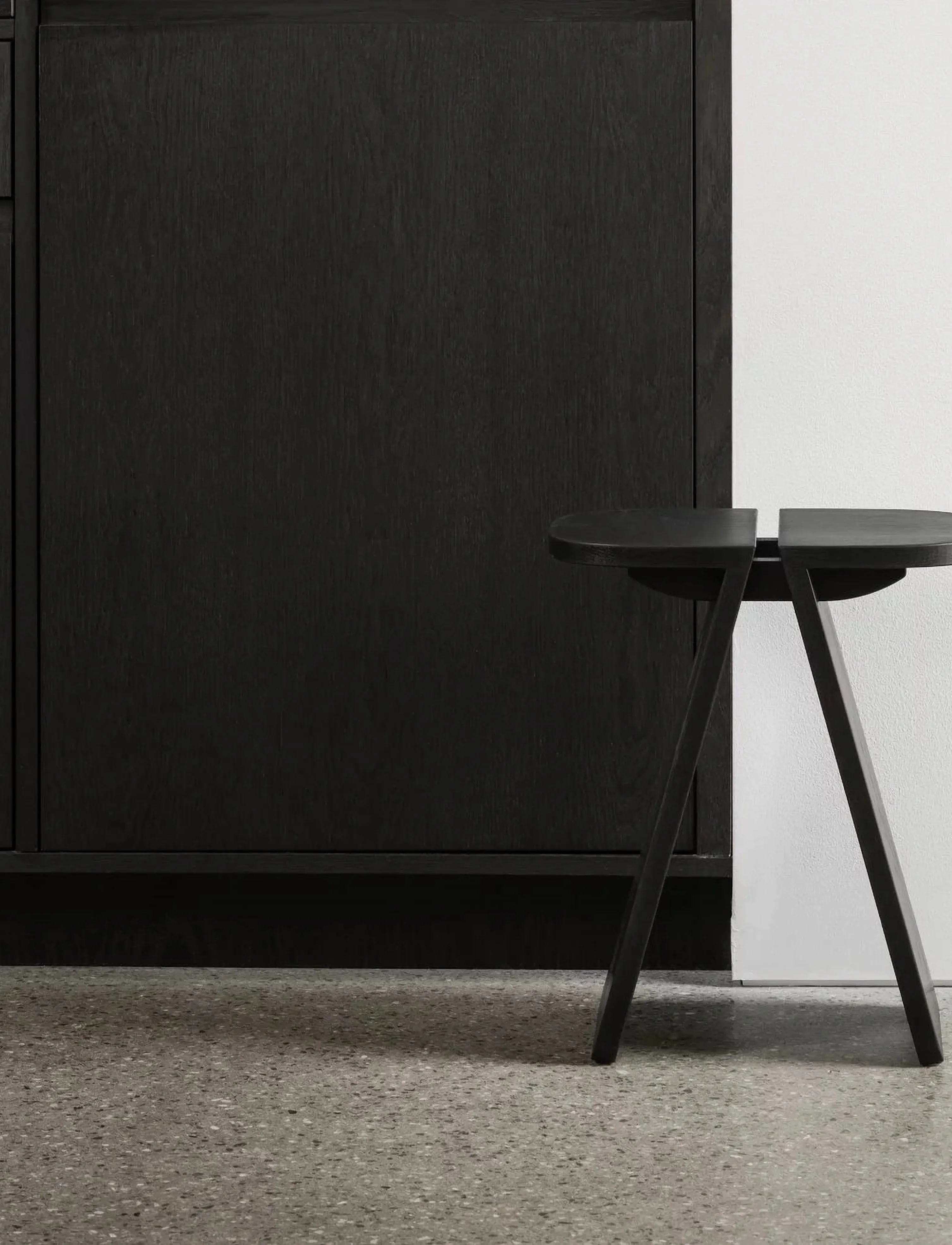 Blomus - Stool - 23 x 28 cm - AVIO - Black Oak - taburetter og bænke - black oak - 2