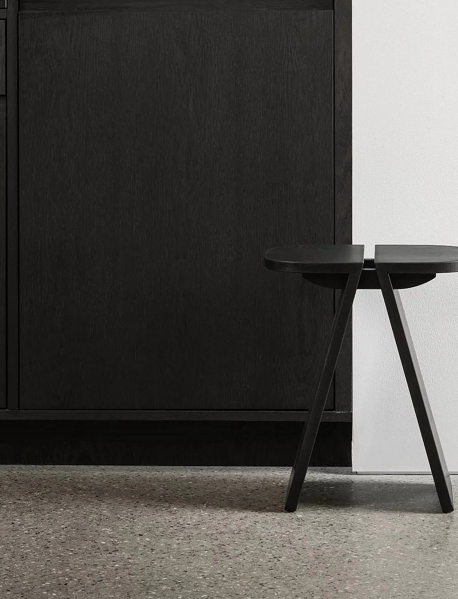 Blomus - Stool - 23 x 28 cm - AVIO - Black Oak - toolid ja pingid - black oak - 2