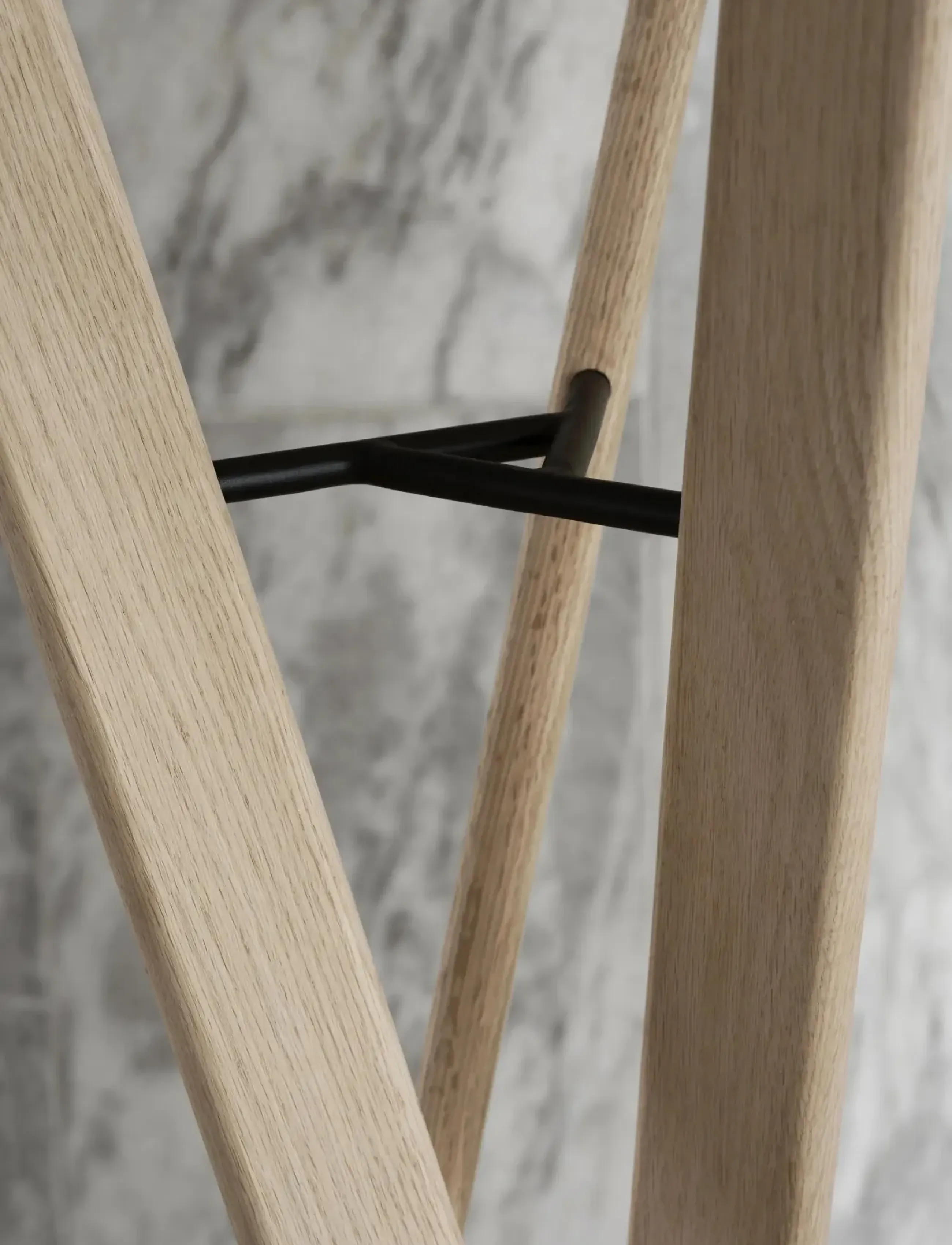 Blomus - Coat Stand - 176 x 62 x 62 cm - RAKKU - Oak - tøjstativ & knagerække - oak - 2