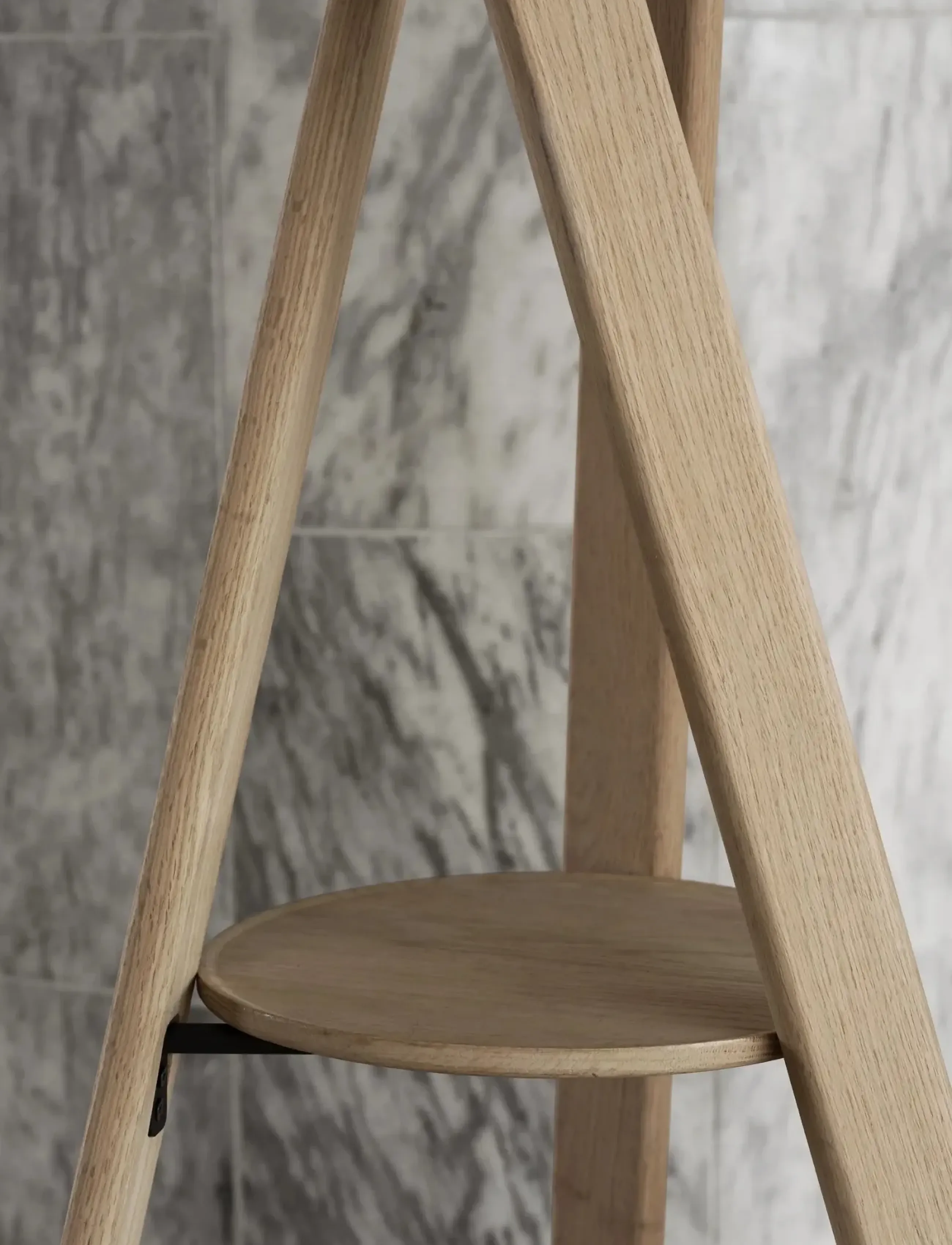 Blomus - Coat Stand - 176 x 62 x 62 cm - RAKKU - Oak - tøjstativ & knagerække - oak - 3