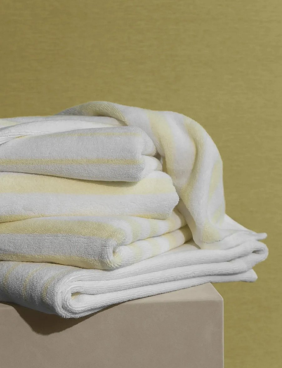Blomus - Bath Towel - 140 x 70 cm - ARTO - White/Transparent Yellow - badetücher - white/transparent yellow - 2