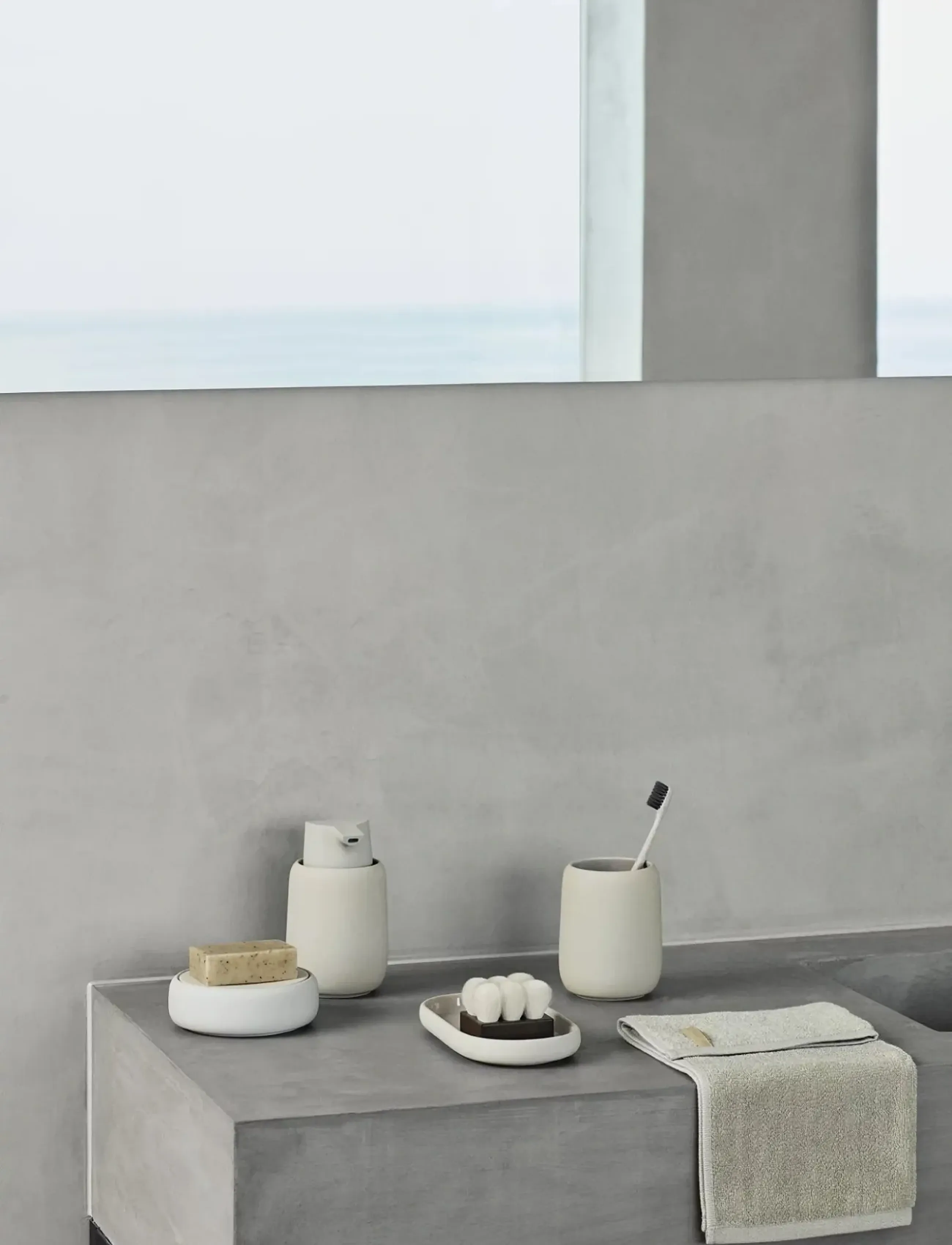 Blomus - Soap Dispenser - Ø 8,5 cm, 0,25 L - SONO - Moonbeam - tvålpumpar, tvålkoppar & tvålfat - moonbeam - 4