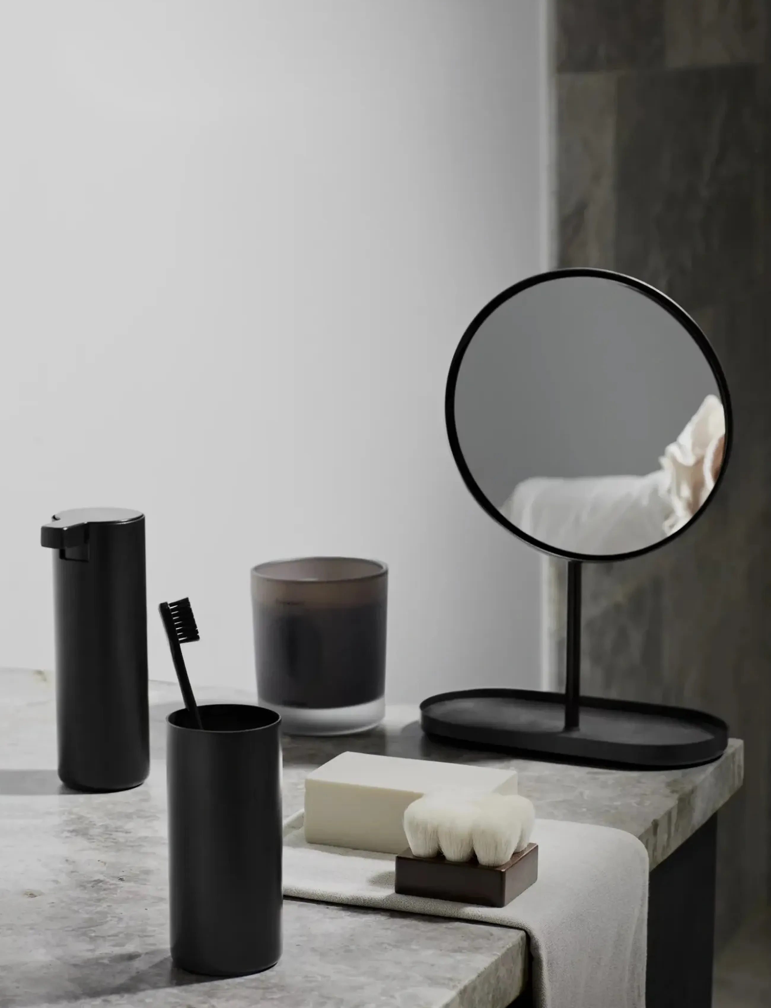 Blomus - Vanity Mirror - 28 x 20 x 10 cm - MODO - Black - badeværelsesspejle - black - 3