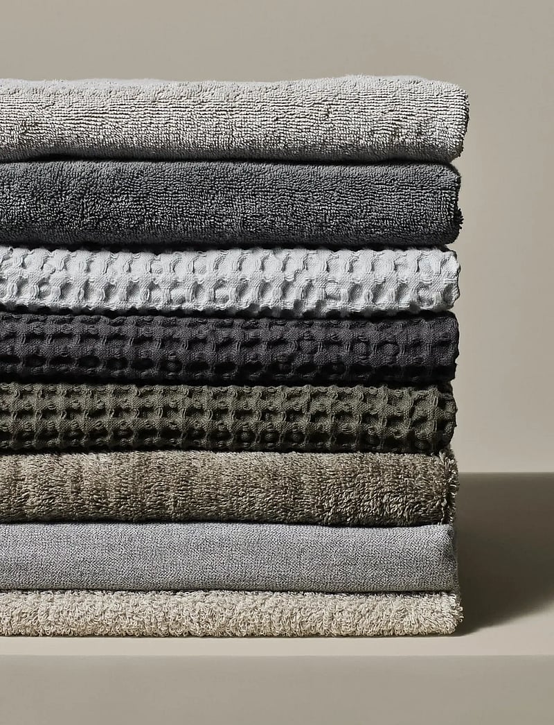 Blomus - Bath Towel - 140 x 70 cm - RIVA - Magnet - badetücher - magnet - 0