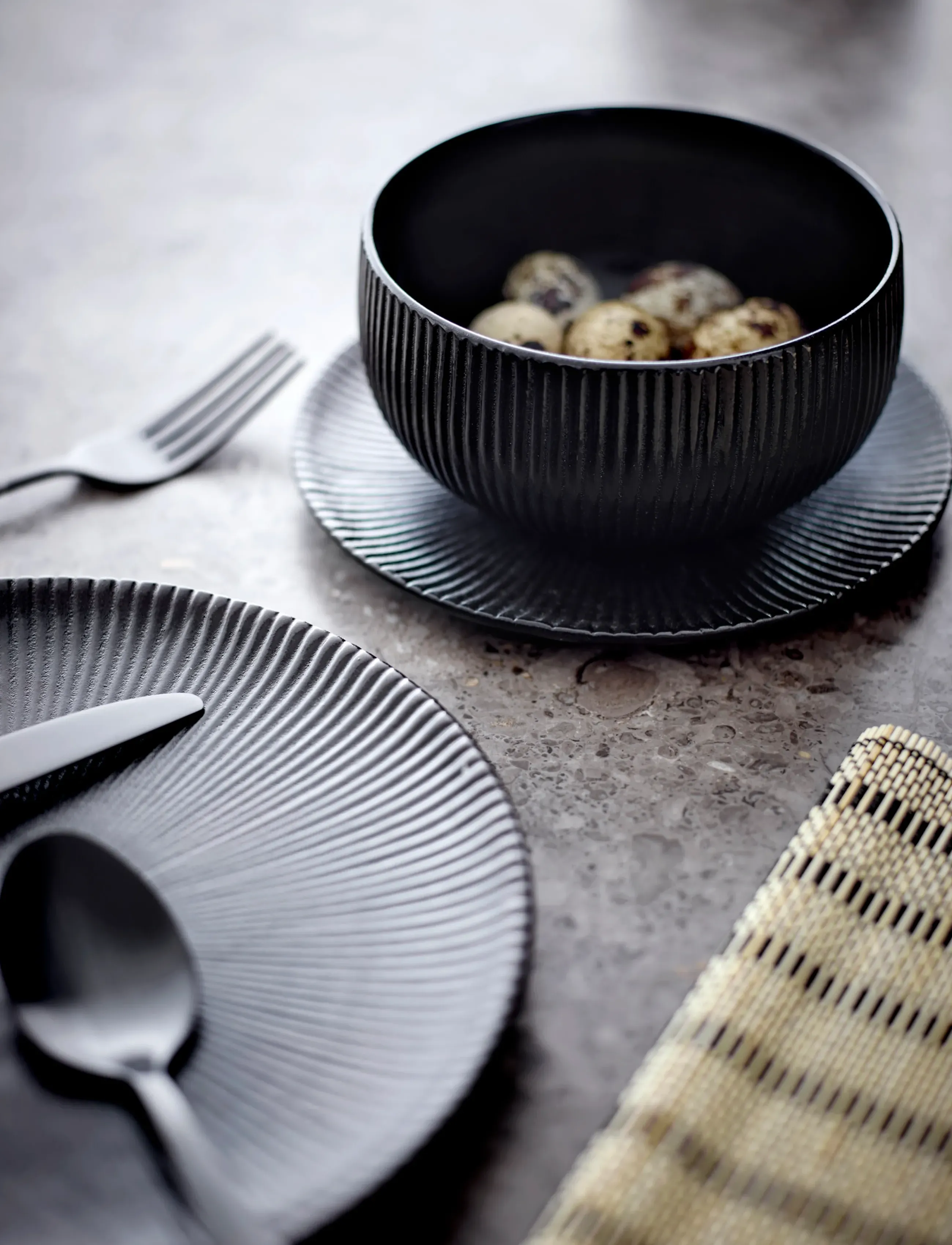Bloomingville - Neri Bowl, Black, Stoneware - serving bowls - black - 3