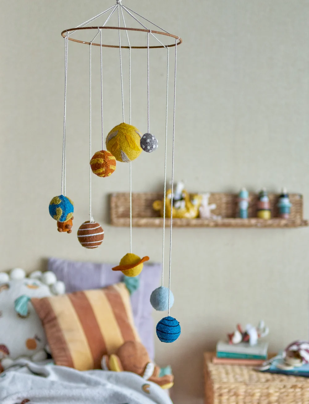 Bloomingville - Space Mobile - beebi rippuvad mänguasjad - yellow - 2