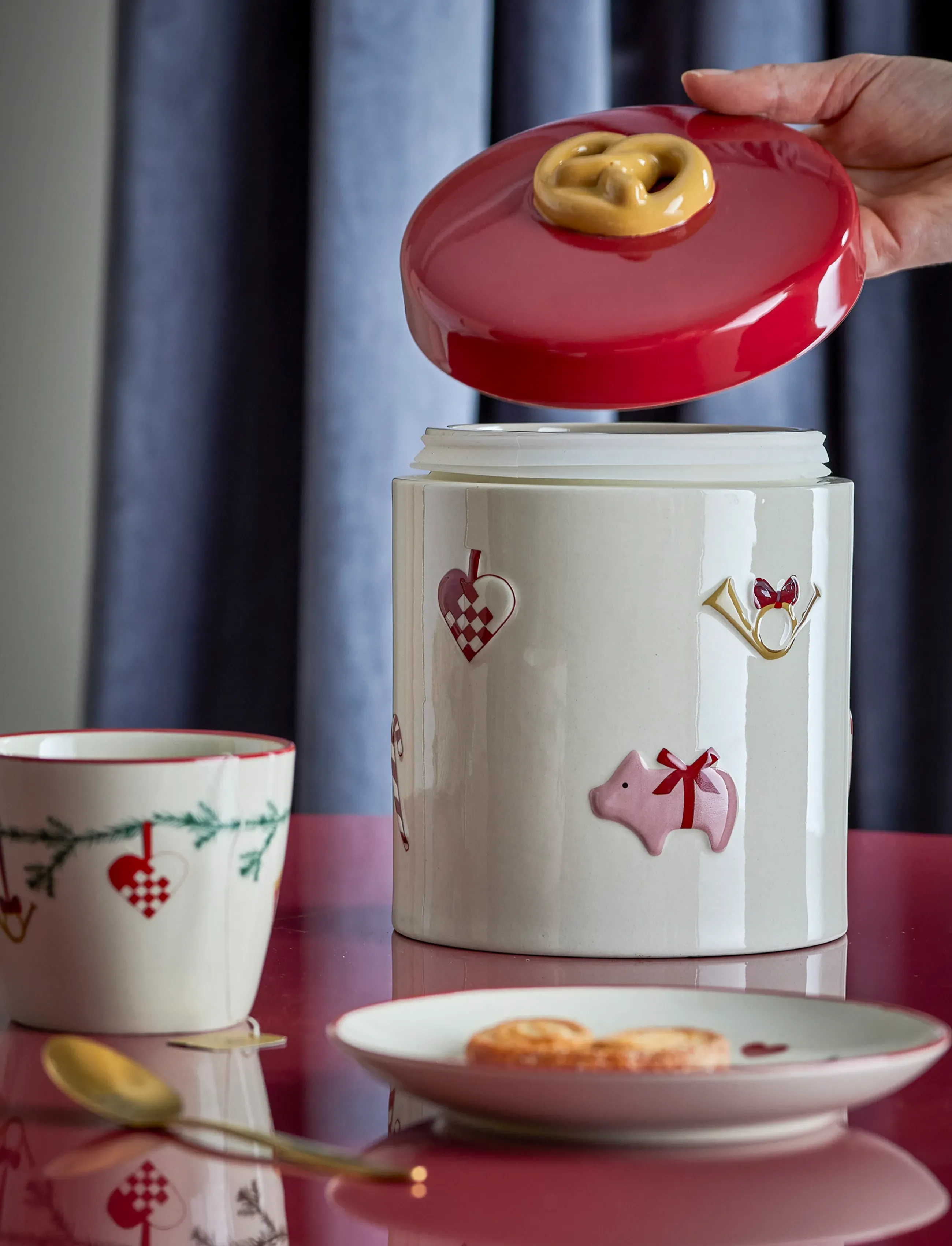 Bloomingville - Yule Jar w/Lid - vorratsgläser - red - 2