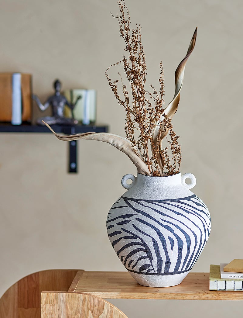 Bloomingville - Togo Vase - vasen - black - 3