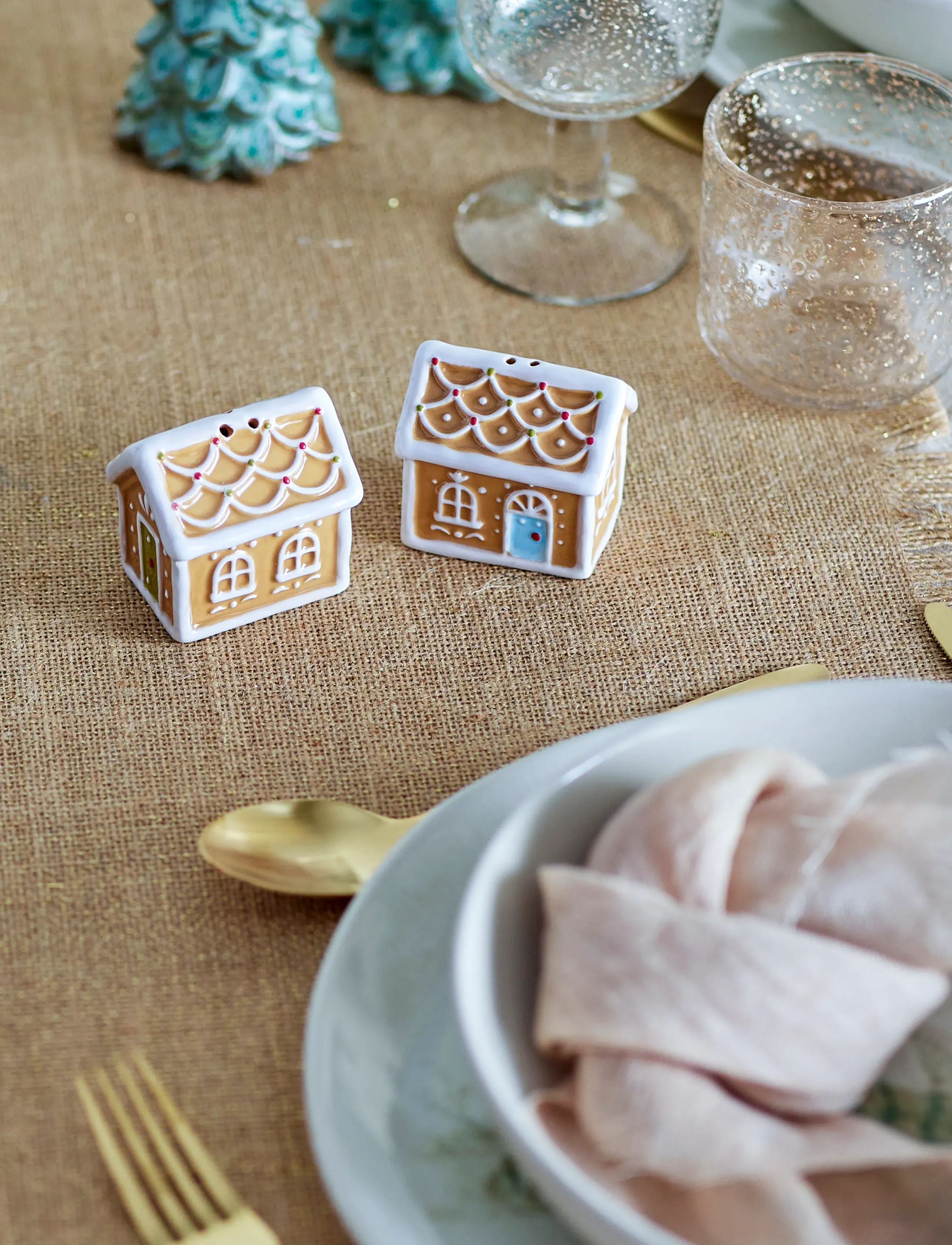 Bloomingville - Ginnie Salt & Pepper Shaker - salz- & pfefferstreuer - brown - 0