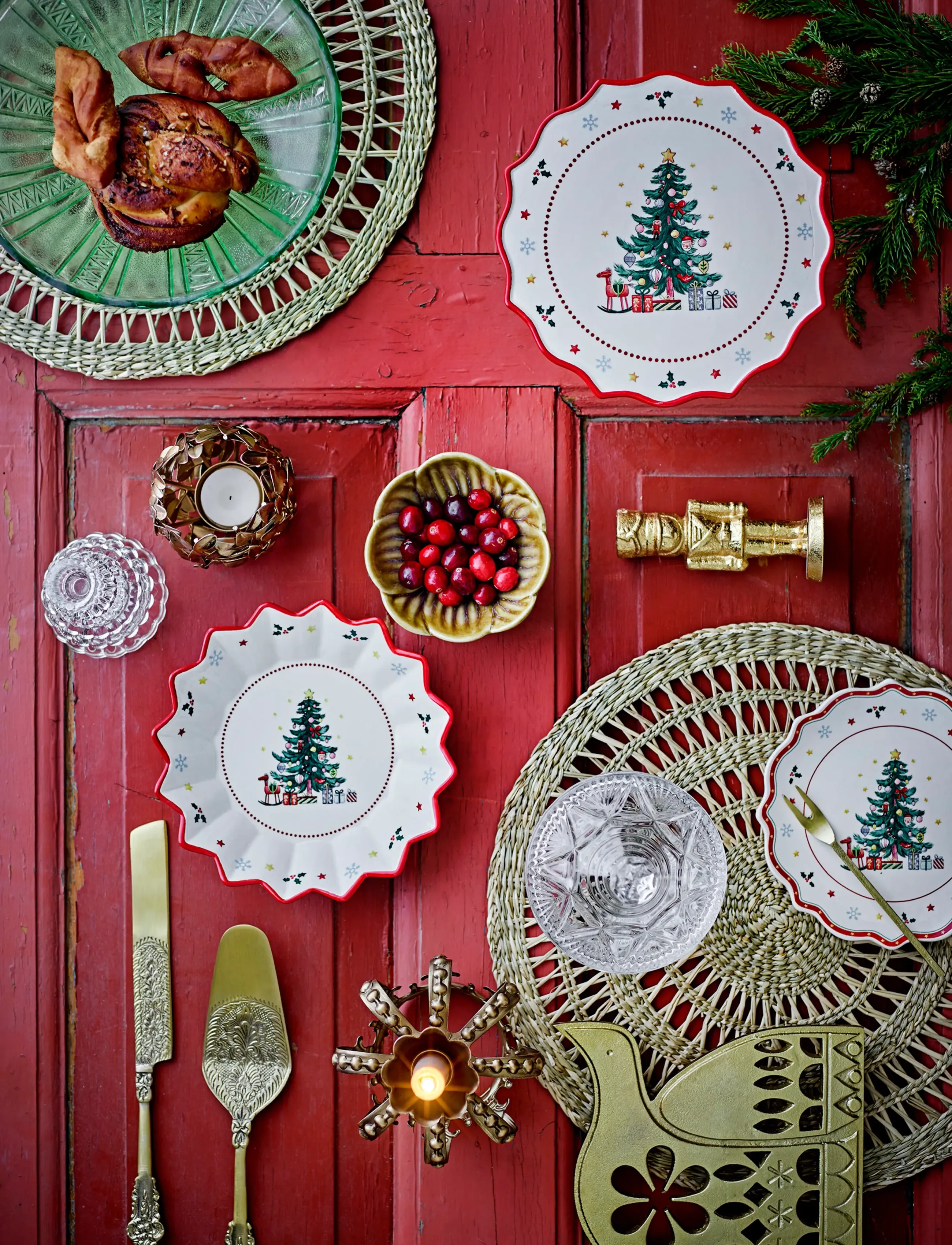 Bloomingville - Naive Cake Tray - cake platters - red - 0
