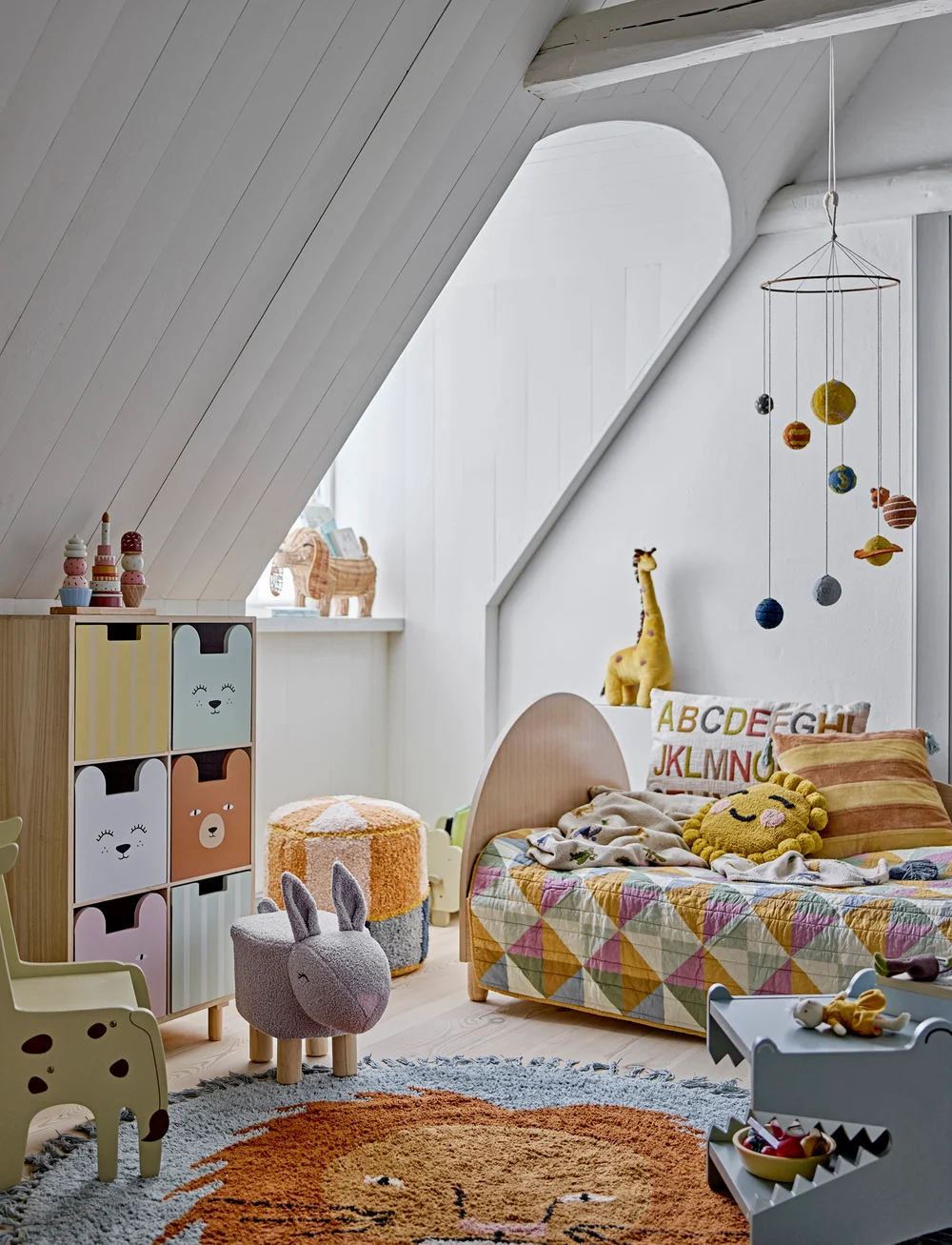 Bloomingville - Kio Pouf - sittpuffar - blue - 3