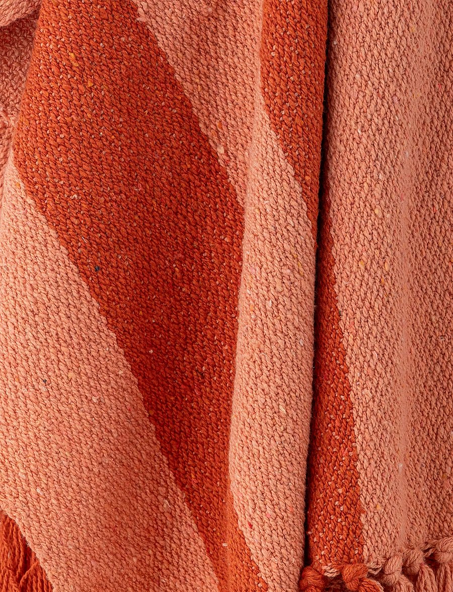 Bloomingville - Frello Throw - pleedid - orange - 5
