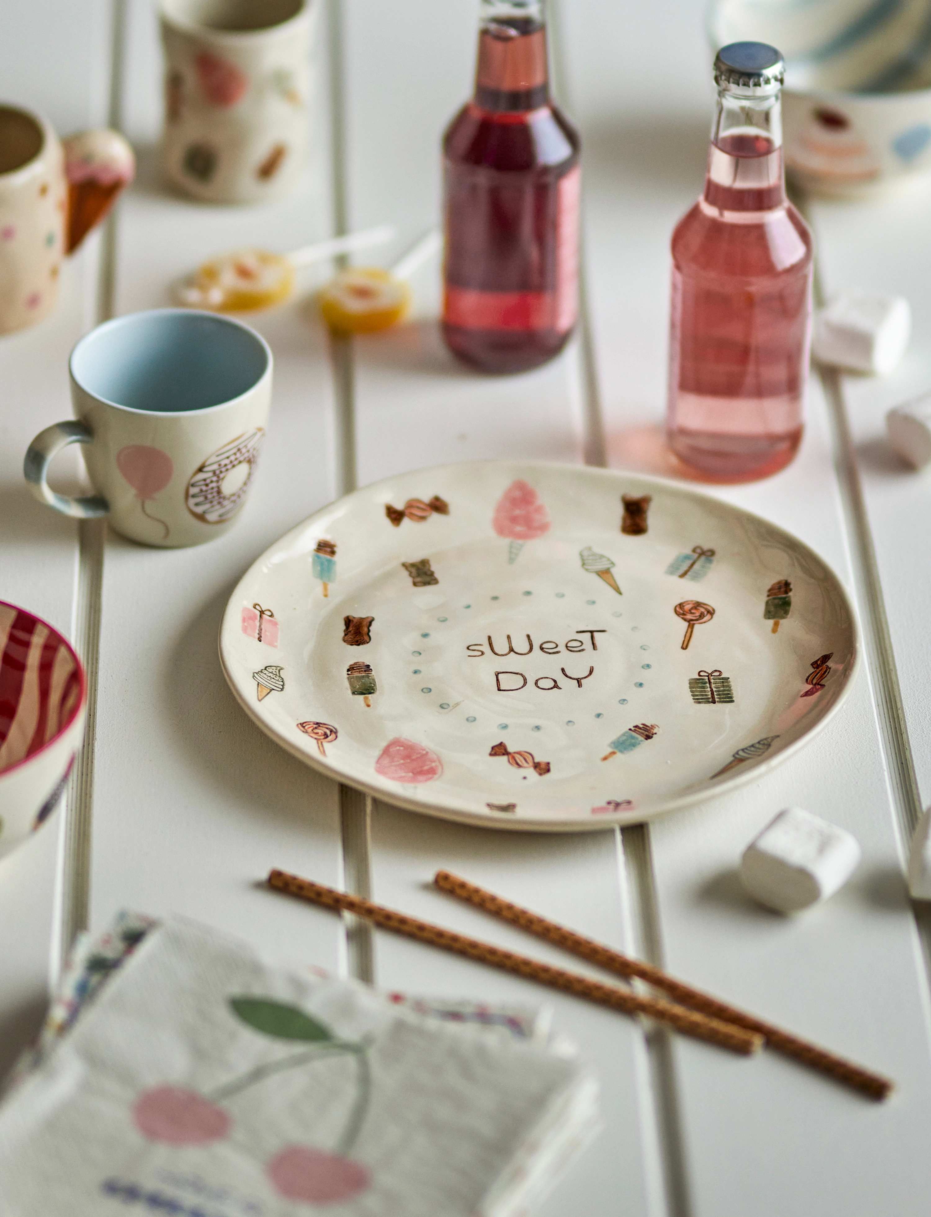 Bloomingville Sweets Plate, Ø 24 cm, Plates & Bowls, Creme - Plates, Kinder