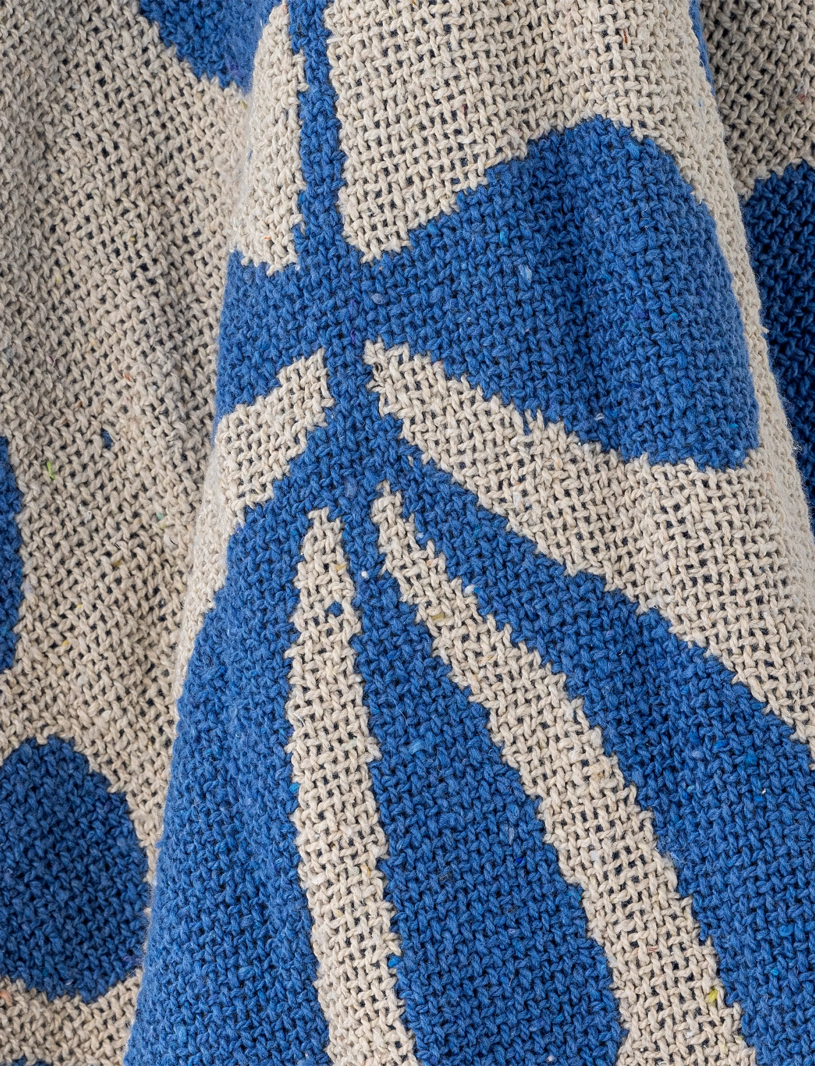 Bloomingville - Nevine Throw - pleedid - blue - 3