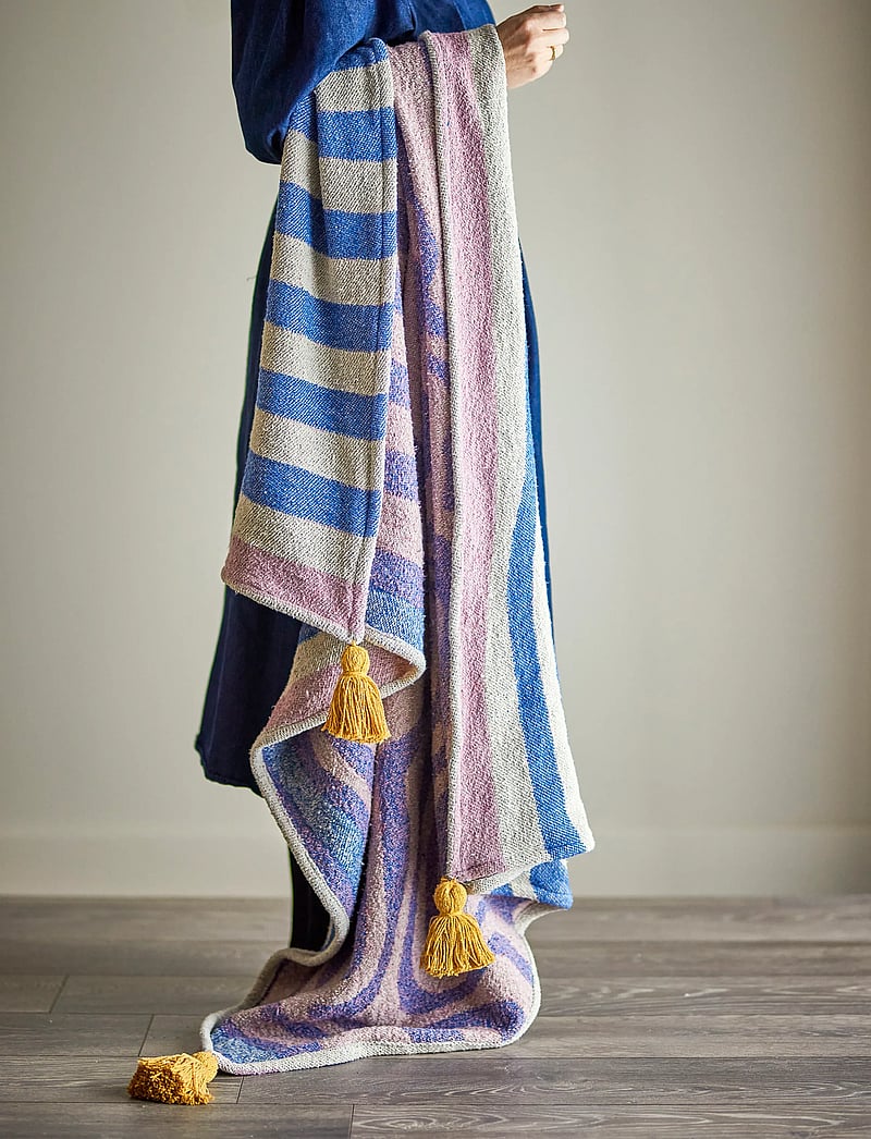 Bloomingville - Arlie Throw - decken - blue - 3