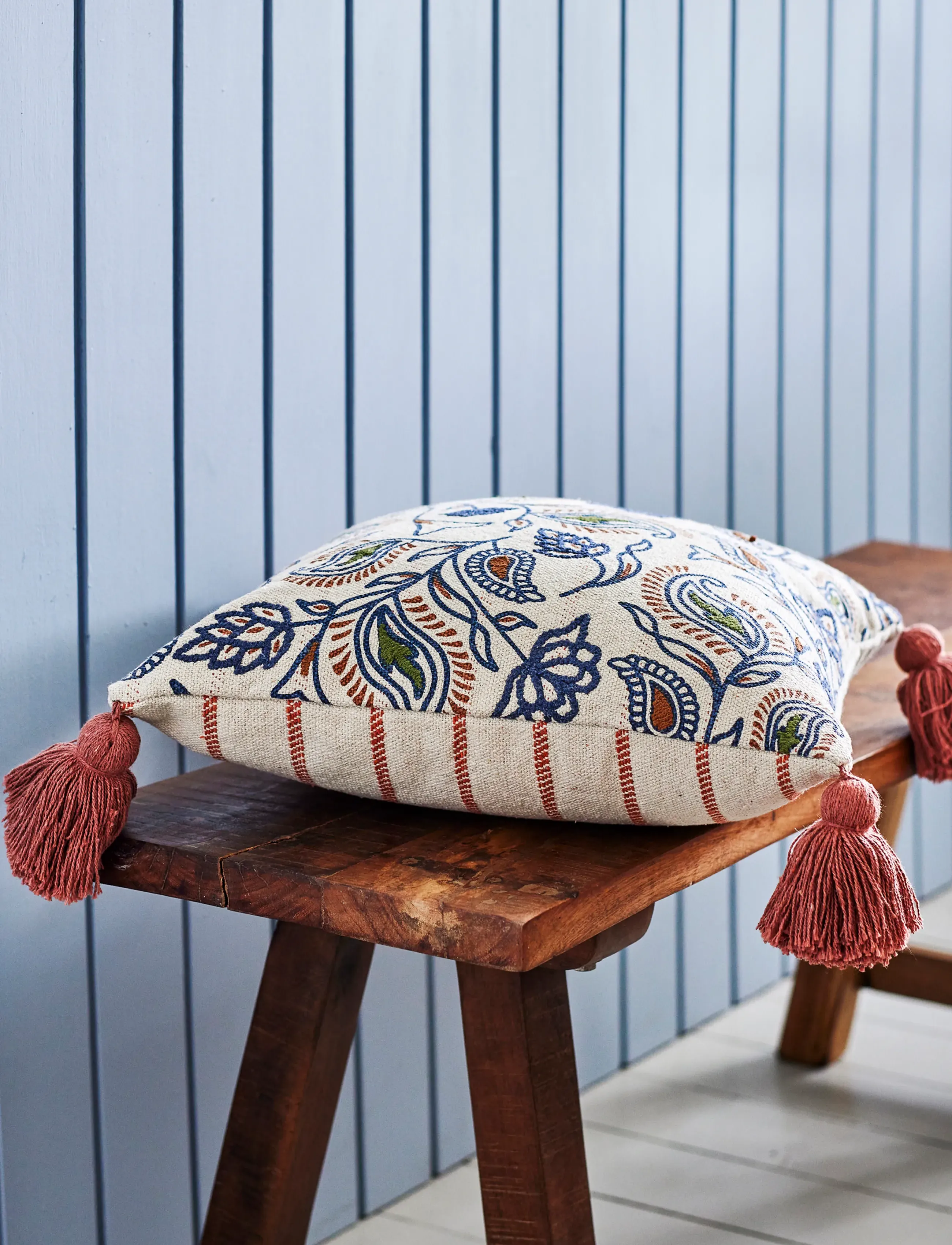 Bloomingville - Paisley Cushion - cushions - multi-coloured - 0