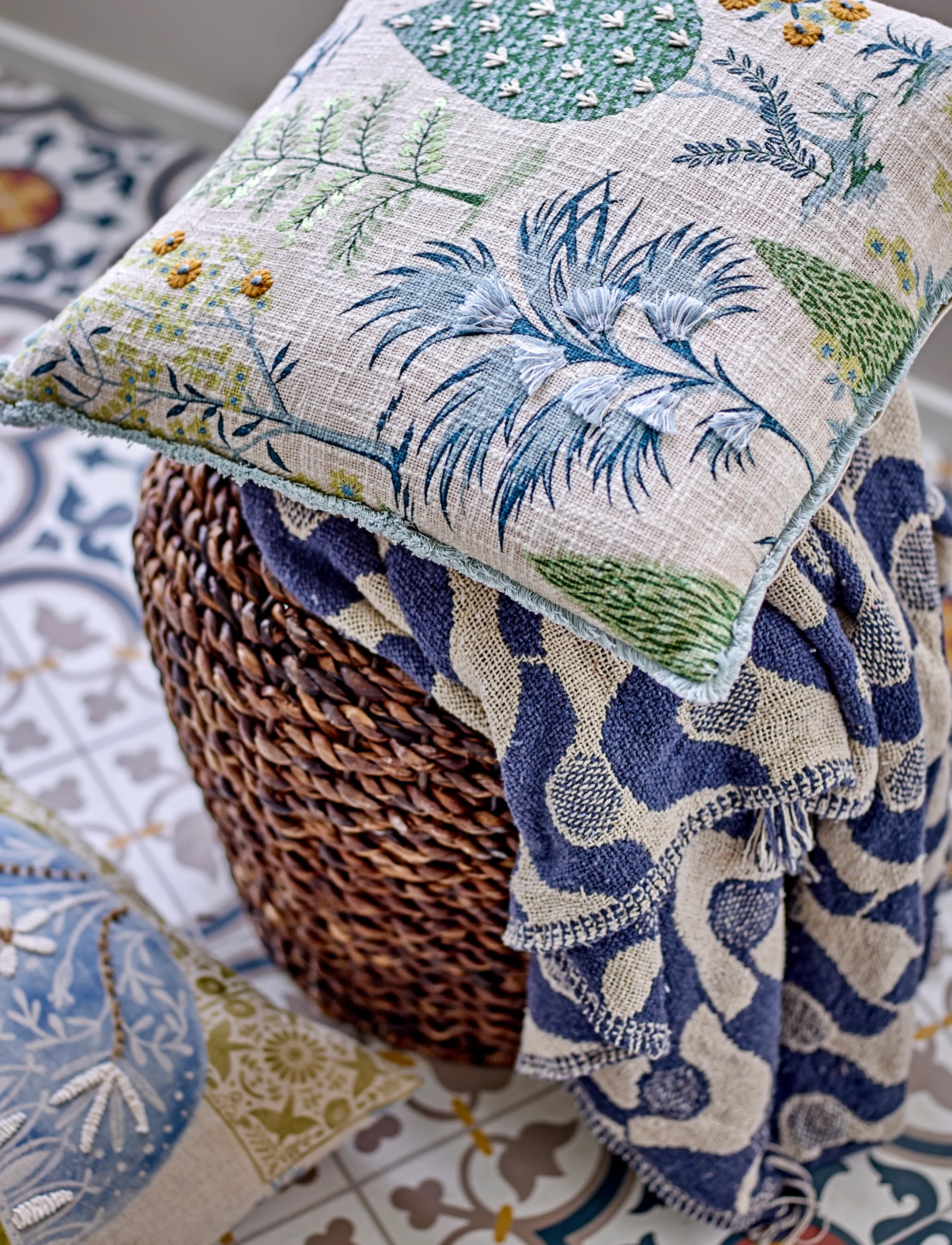Bloomingville - Santena Throw - pleedid - blue - 4