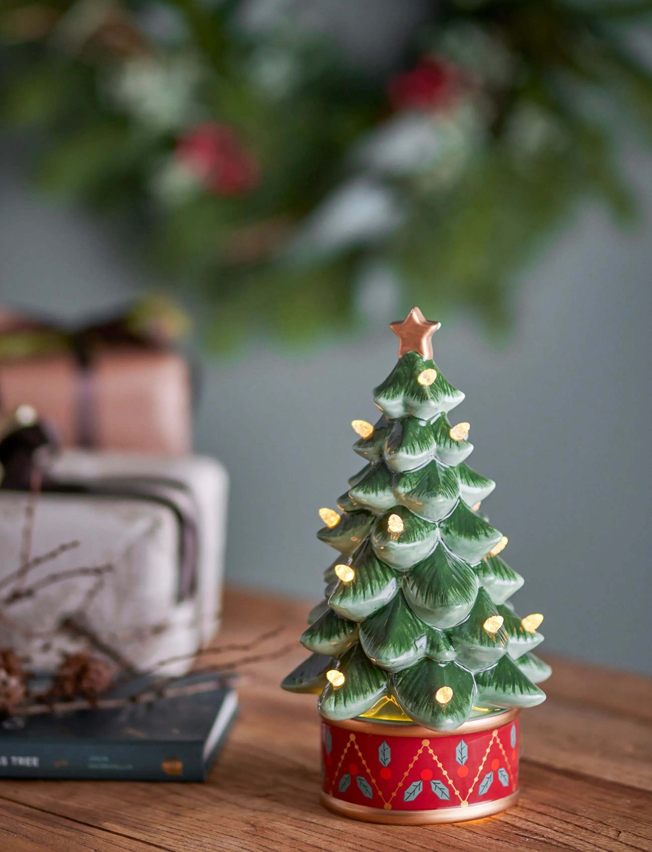 Bloomingville - Fannie Deco Tree w/Light - weihnachtsbäume - green - 3
