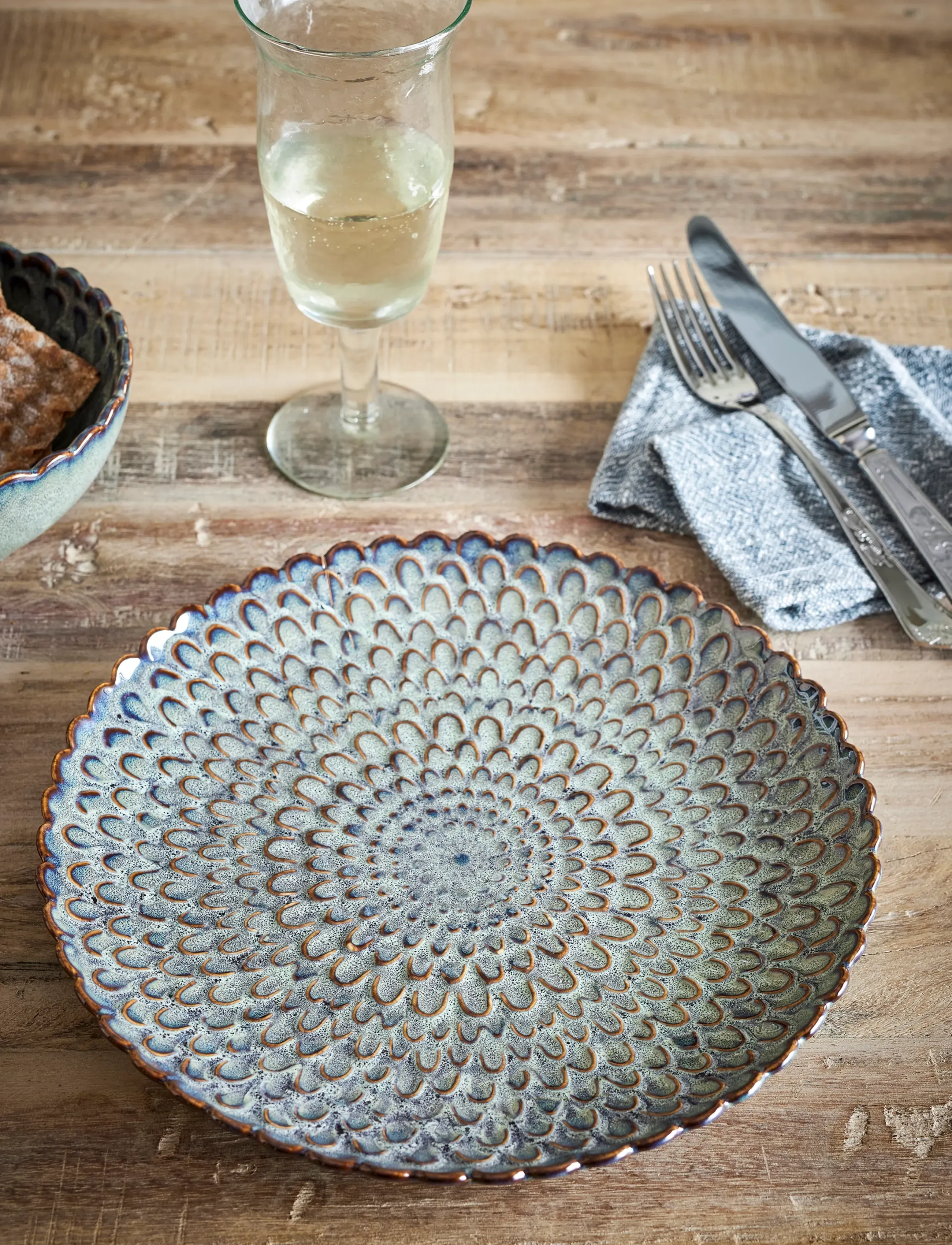 Bloomingville Katrina Plate, Ø 26.5 cm, Plates, Grau - Dinner Homeware