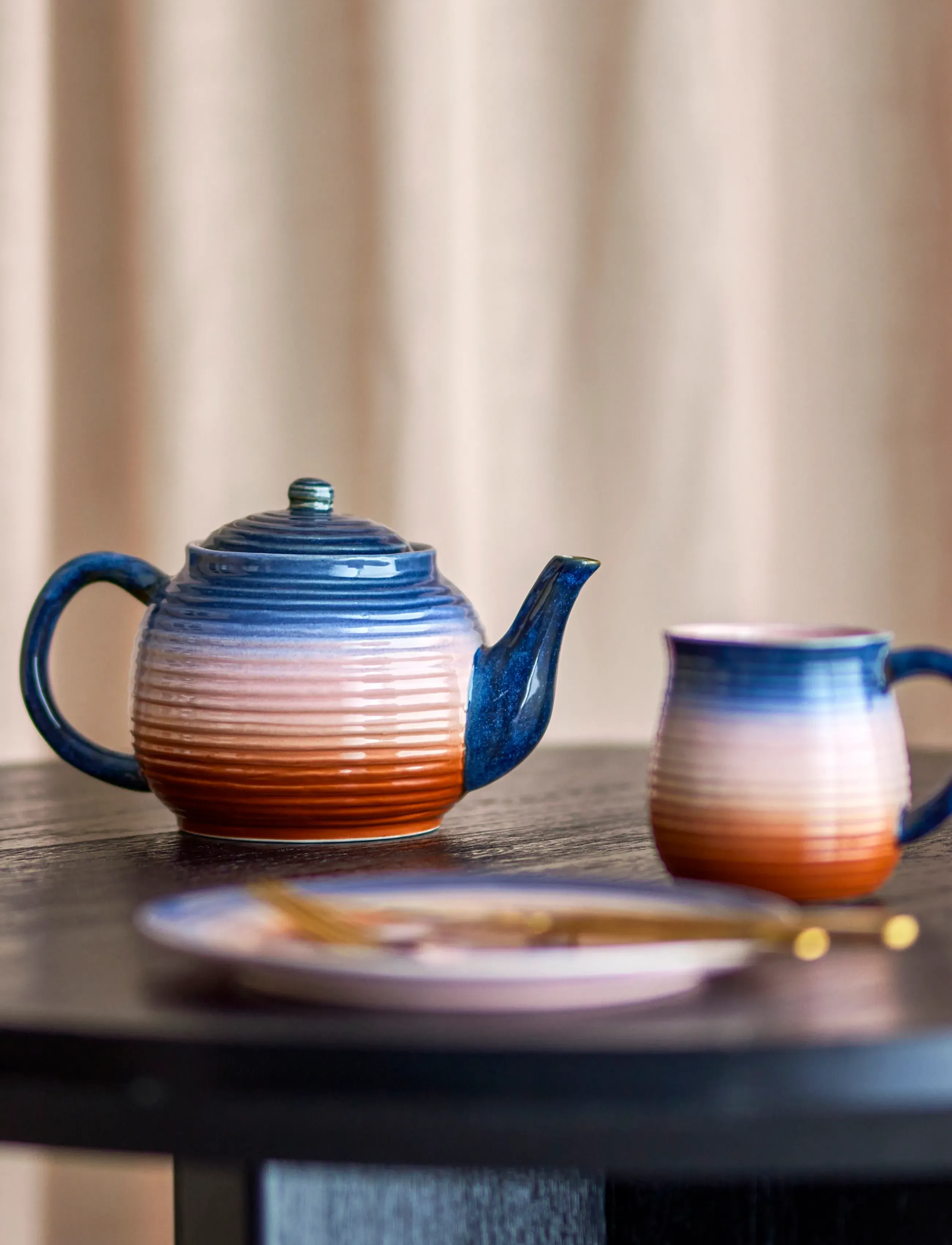 Bloomingville Tatum Teapot W/Strainer, 890 ml, Jugs & Carafes, Mehrfarbig/gemustert - Teapots, Homeware