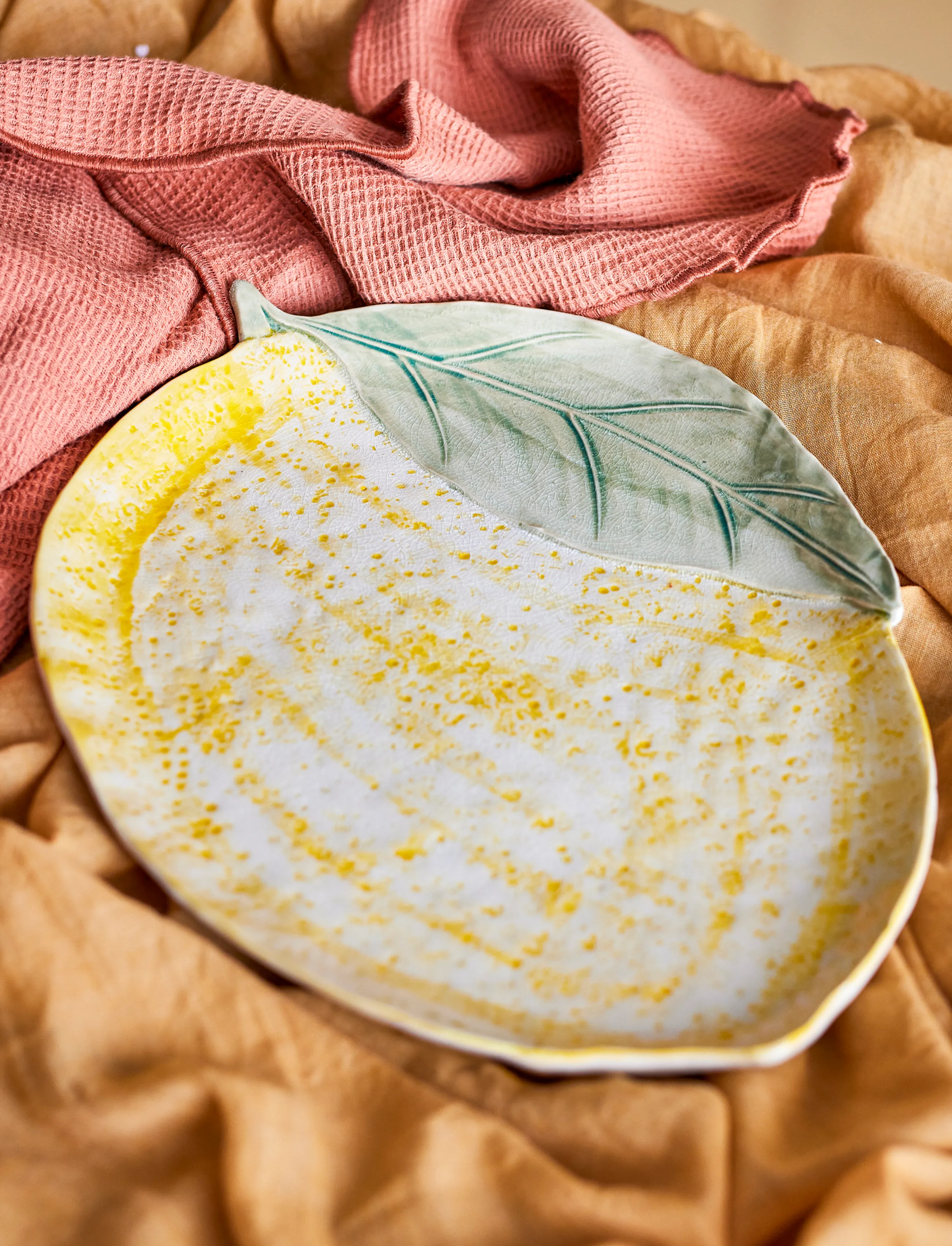Bloomingville - Hadden Serving Plate - serving platters - yellow - 3