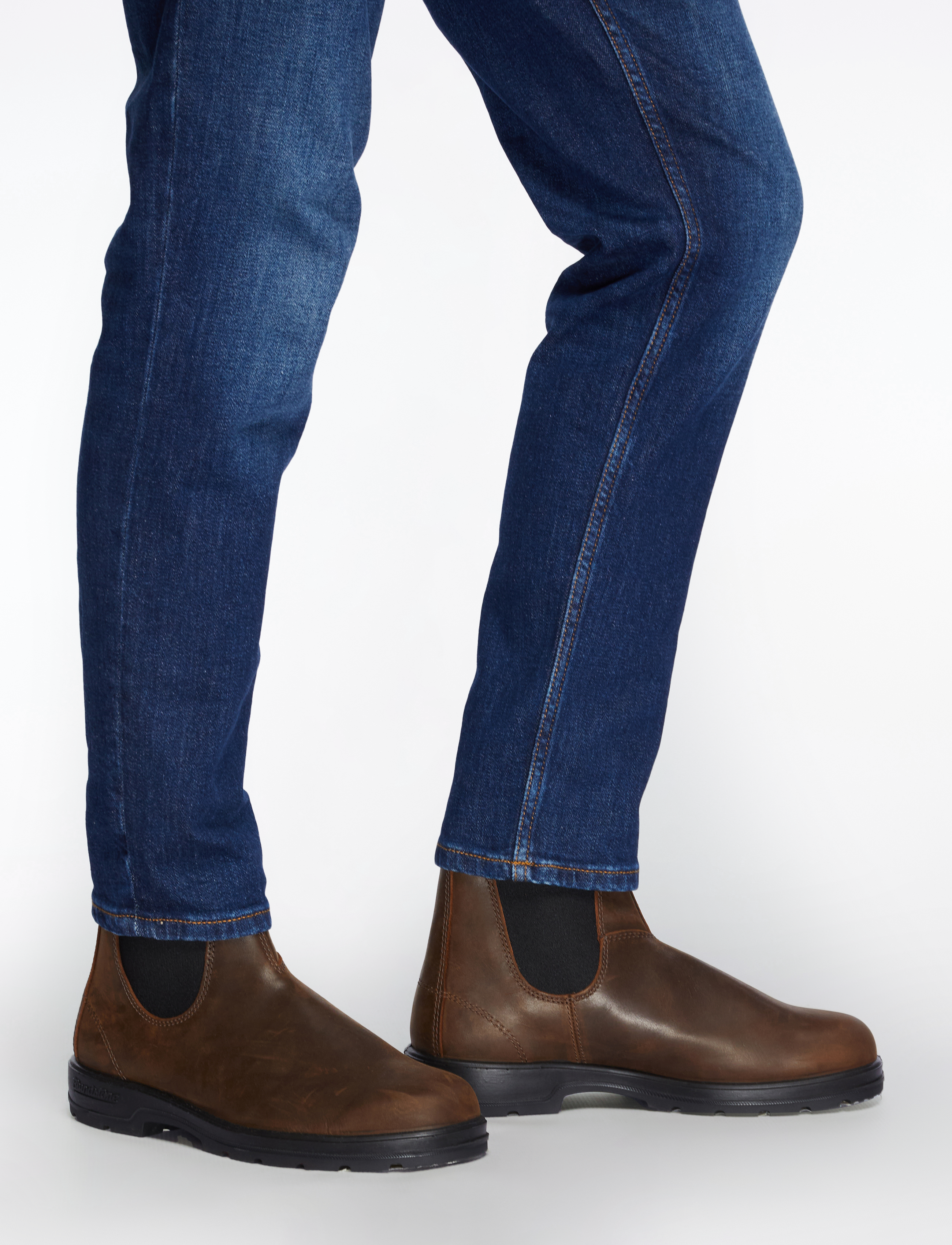 ANTIQUE BROWN
