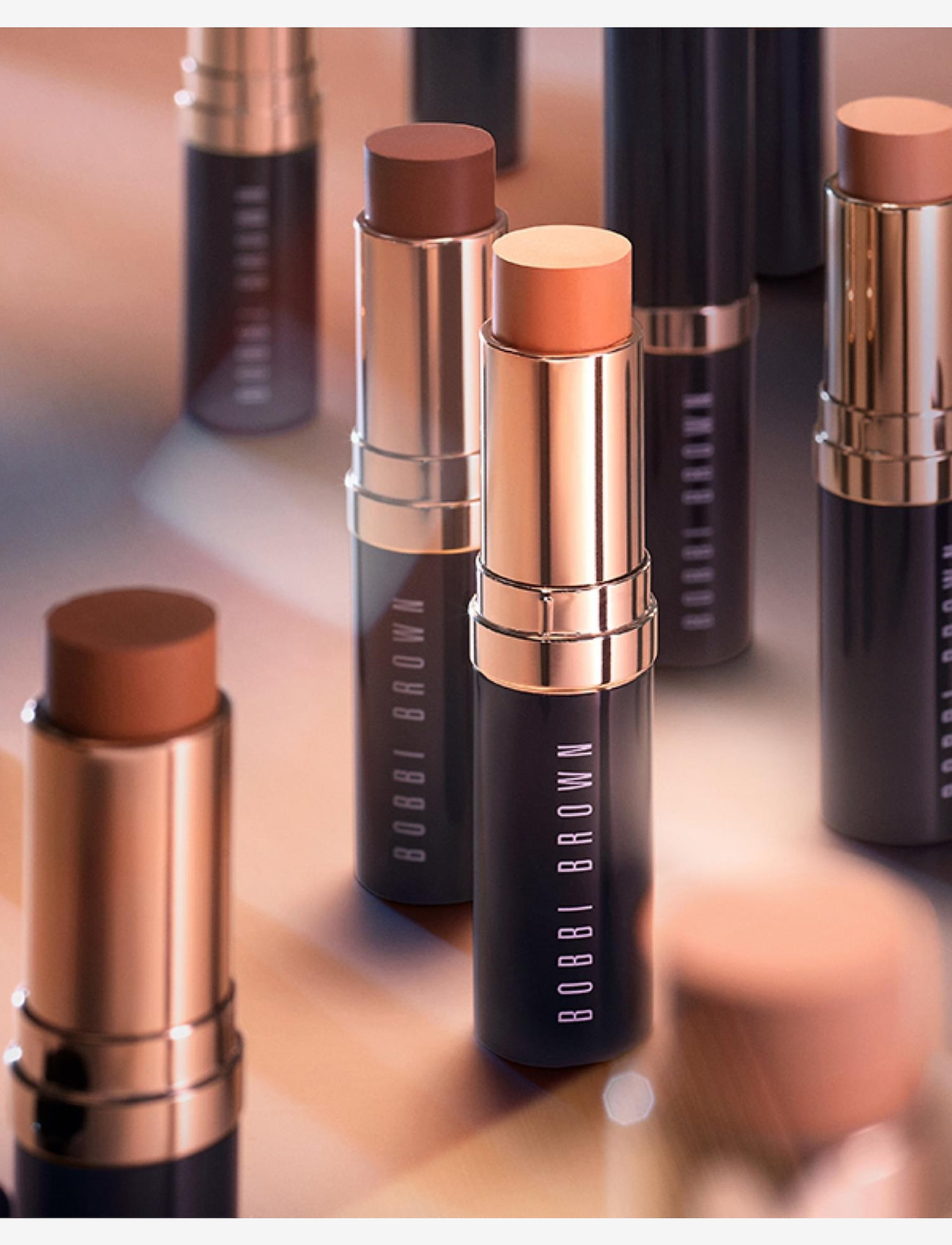 Bobbi Brown - Skin Foundation Stick - smink - cool almond 7,25 - 3