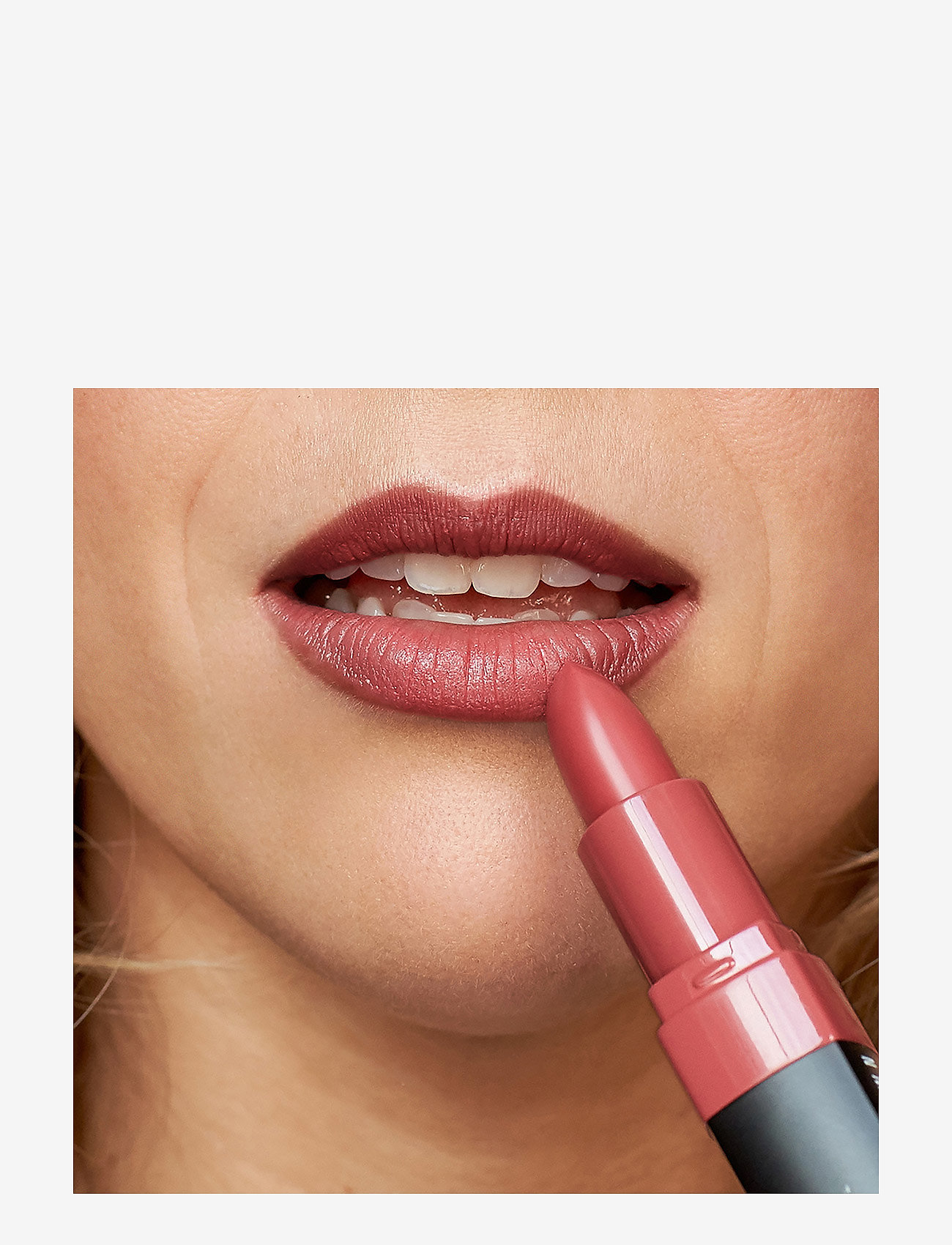 Bobbi Brown - Crushed Lip Color Lipstick - makeup - cranberry - 2