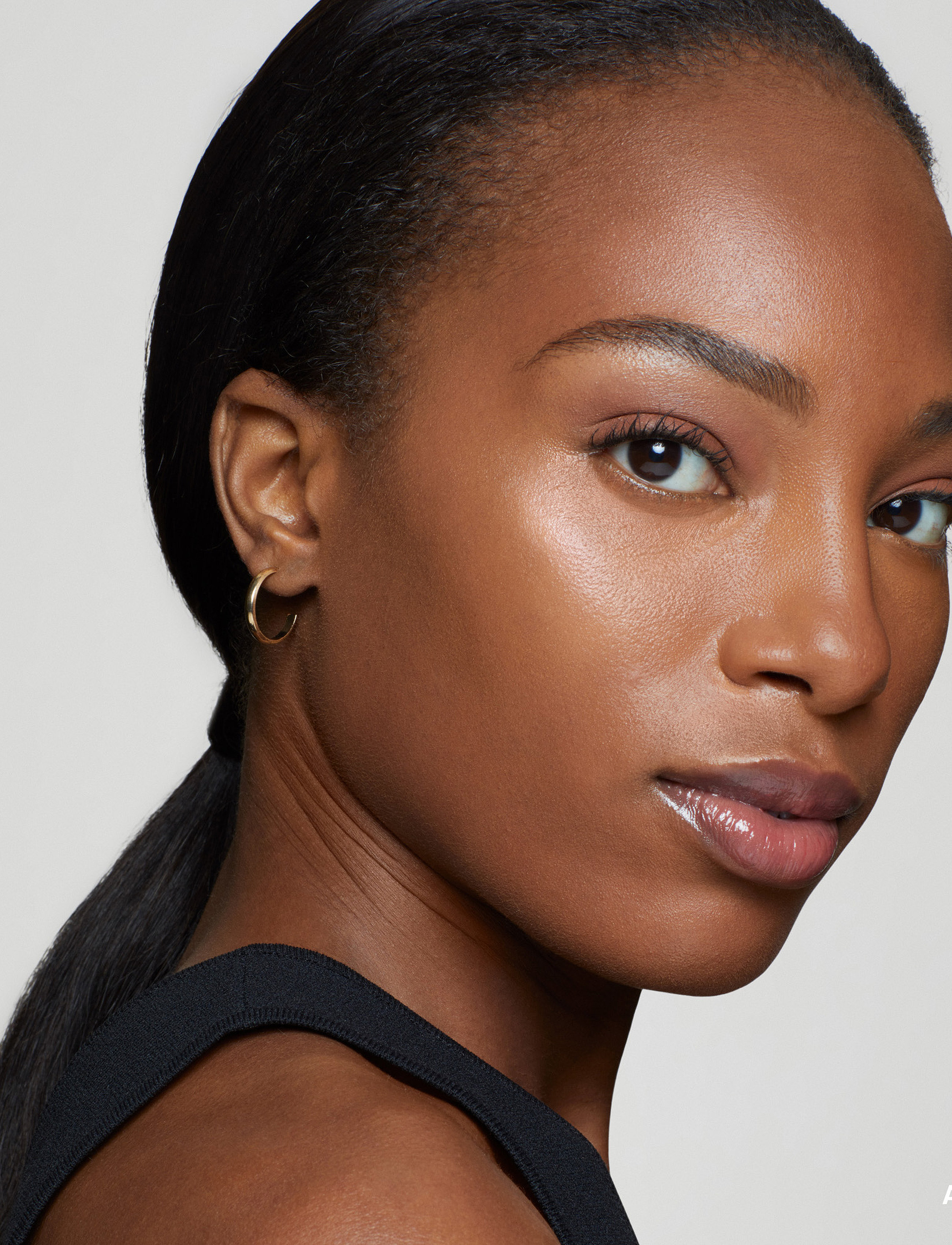 Bobbi Brown - Intensive Serum Foundation SPF 40 - sminke - almond - 2